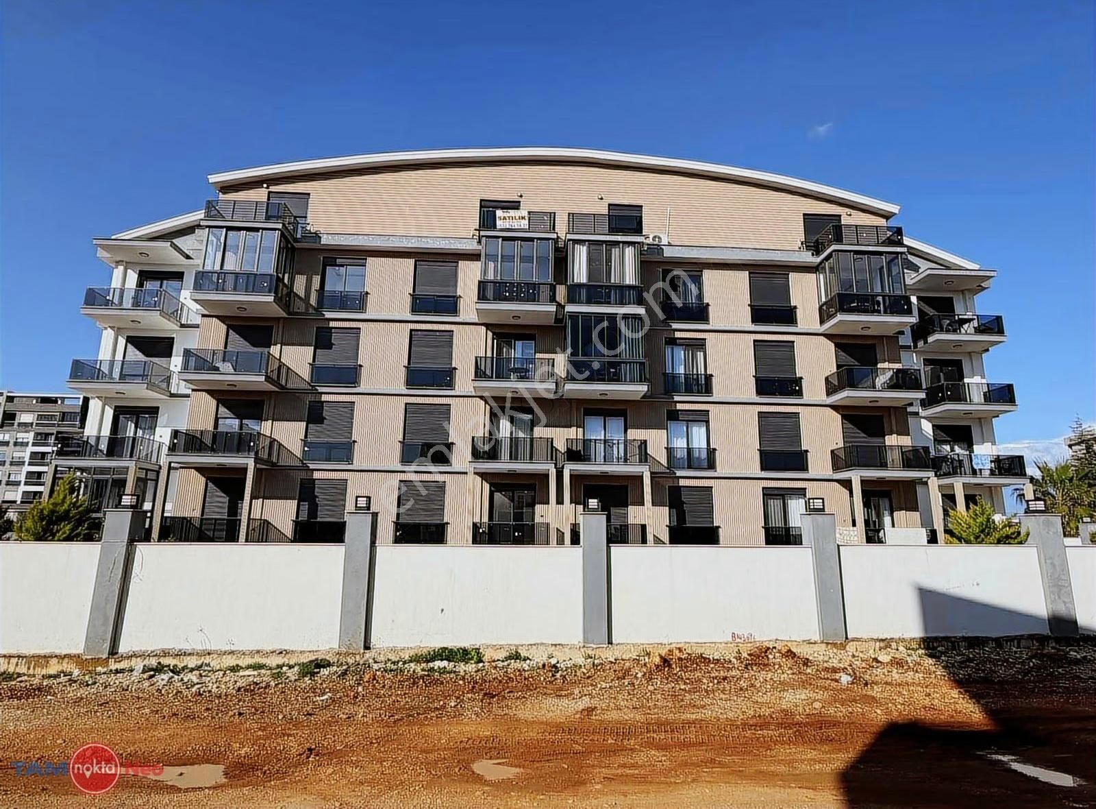 Altıntaş'ta Havuzlu Sitede 1+1 Kiralık Daire - Görsel 18