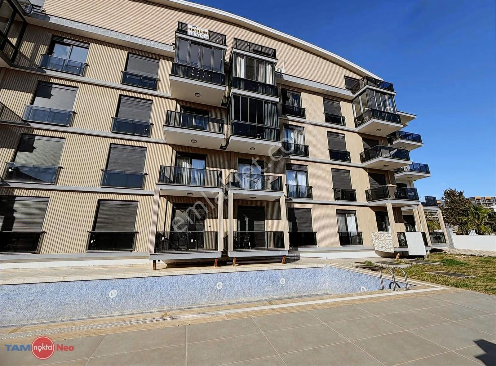 Altıntaş'ta Havuzlu Sitede 1+1 Kiralık Daire - Görsel 13