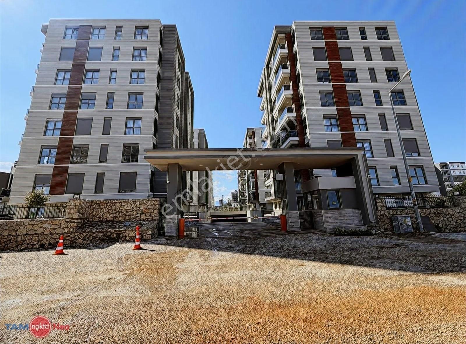 Şehir Hastanesi Yakını Havuzlu Sitede 2+1 Kiralık Daire