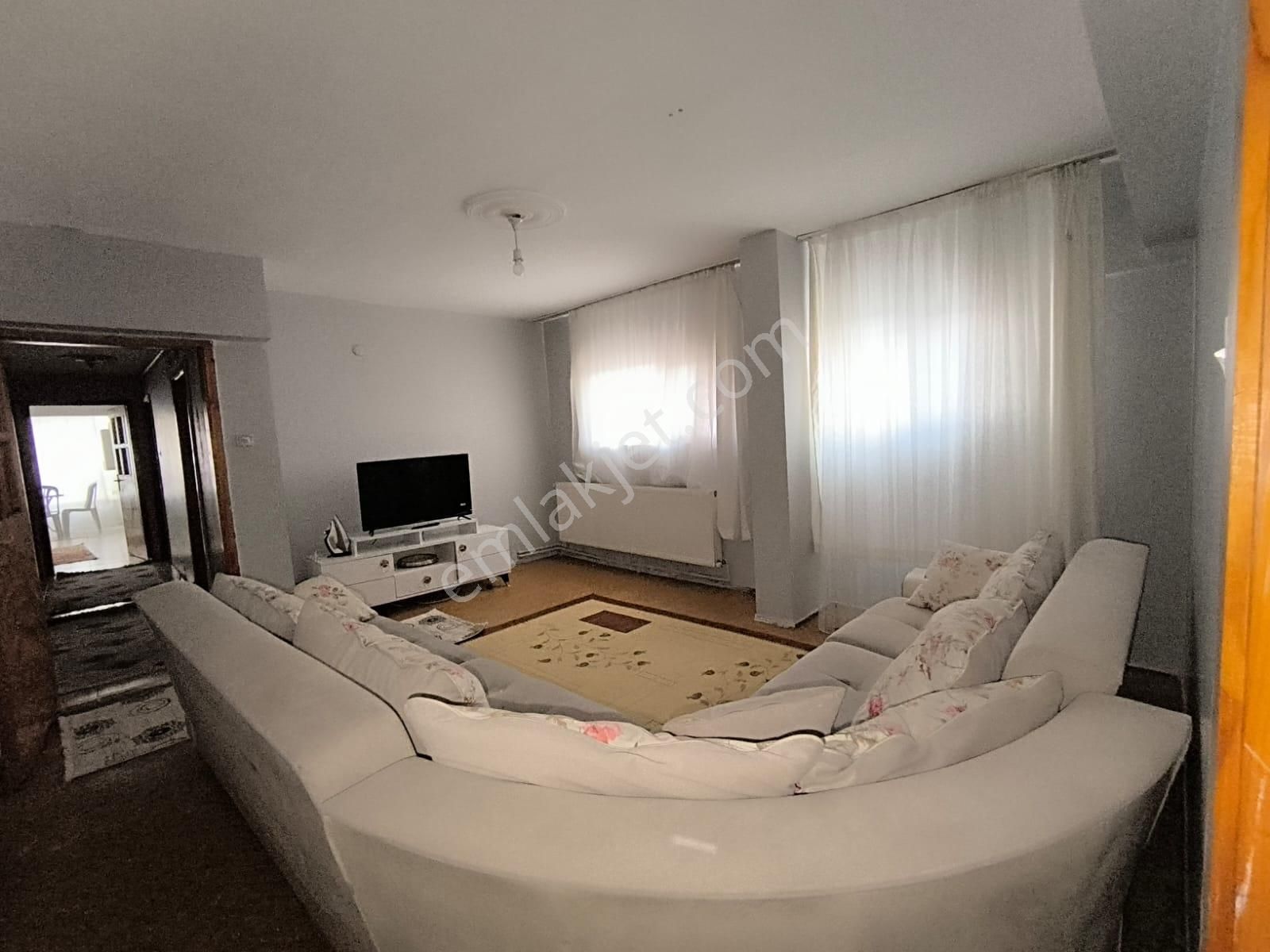 Yılmaz Gayrimenkulden Eşyalı Kiralık 3+1 Ön Cephe Masrafsız Hazır Kurulu Düzen - Görsel 24