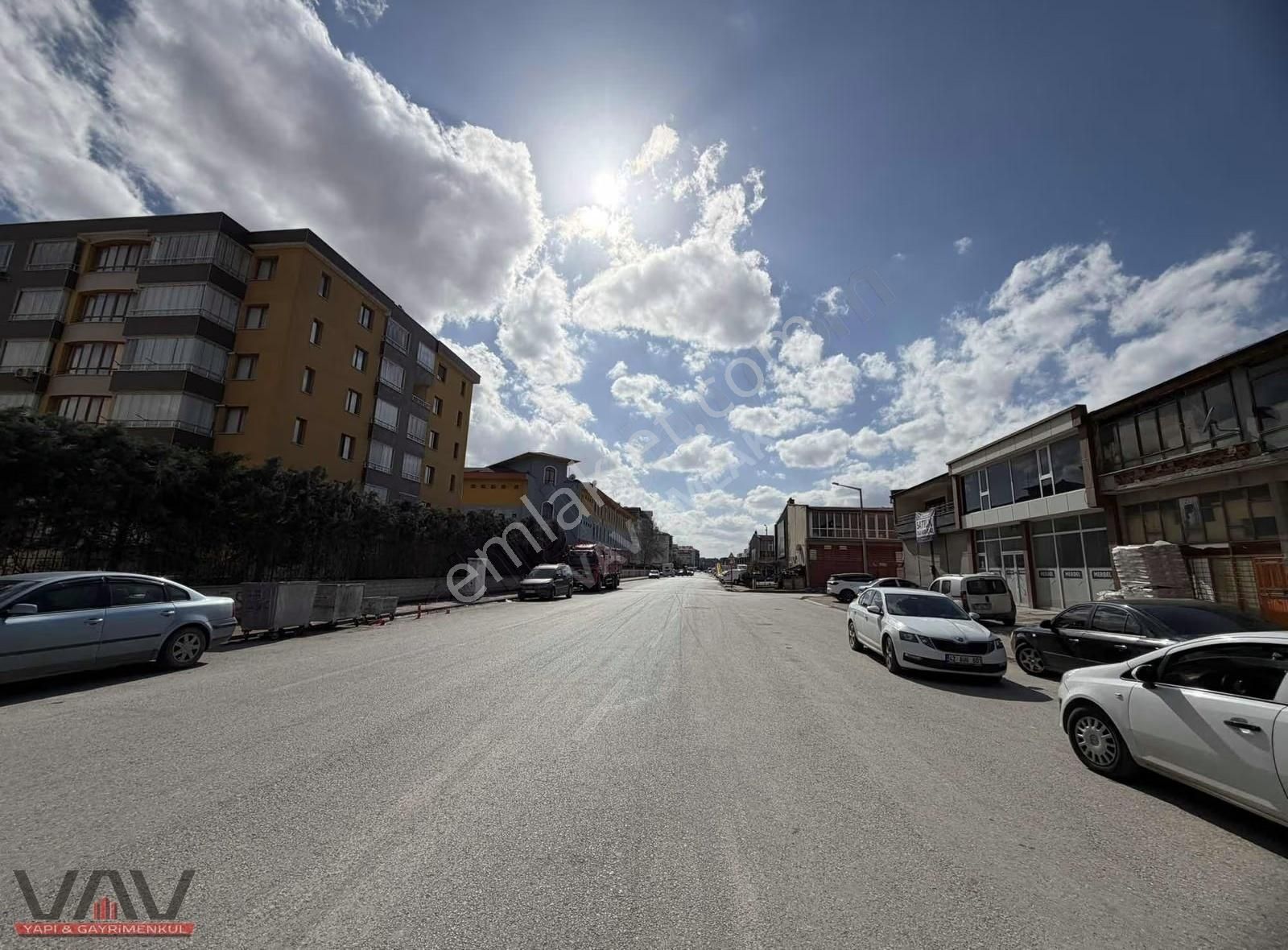 Galeriler De Fırın Ruhsatlı Cadde Cepheli Satılık 300 M2 Dükkan - Görsel 3
