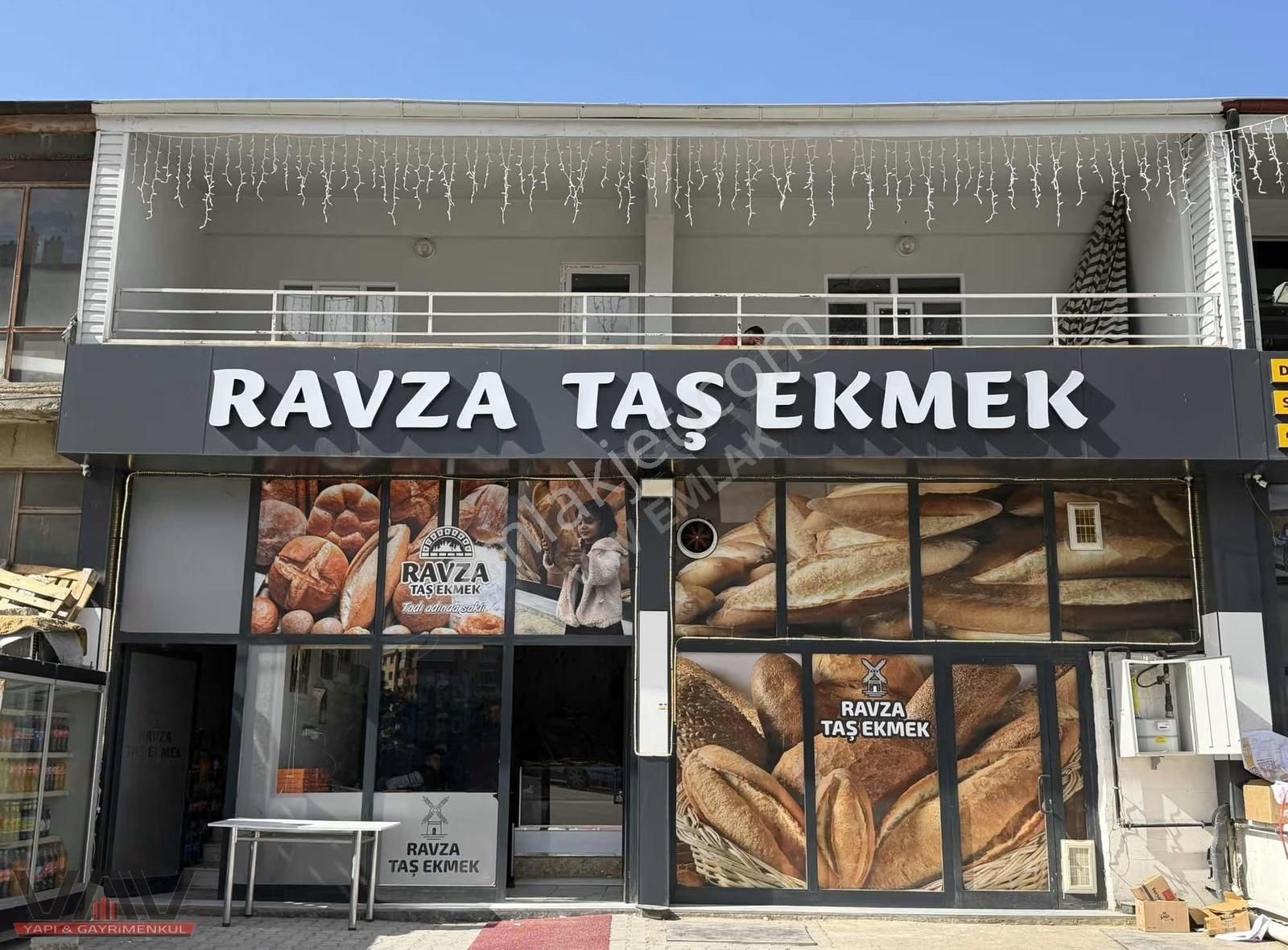 Galeriler De Fırın Ruhsatlı Cadde Cepheli Satılık 300 M2 Dükkan