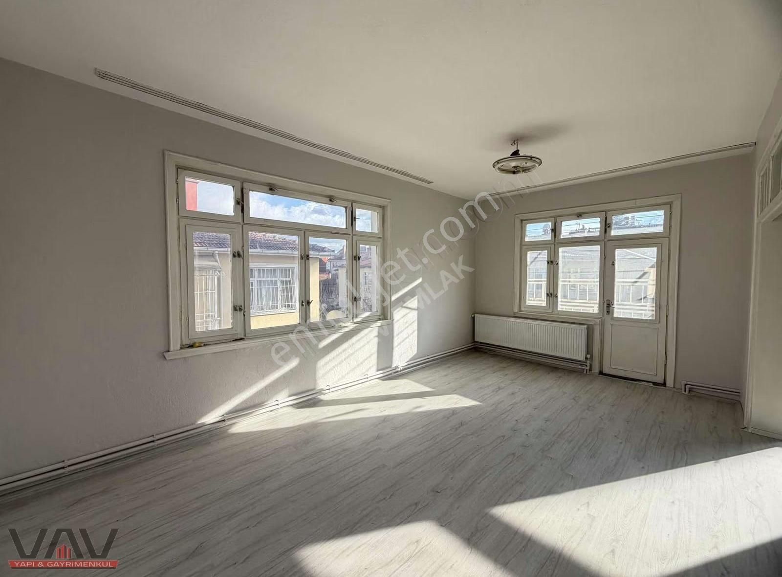 Meram Fatih Caddesinde 3+1 Bakımlı Kiralık Ara Kat Daire - Görsel 3