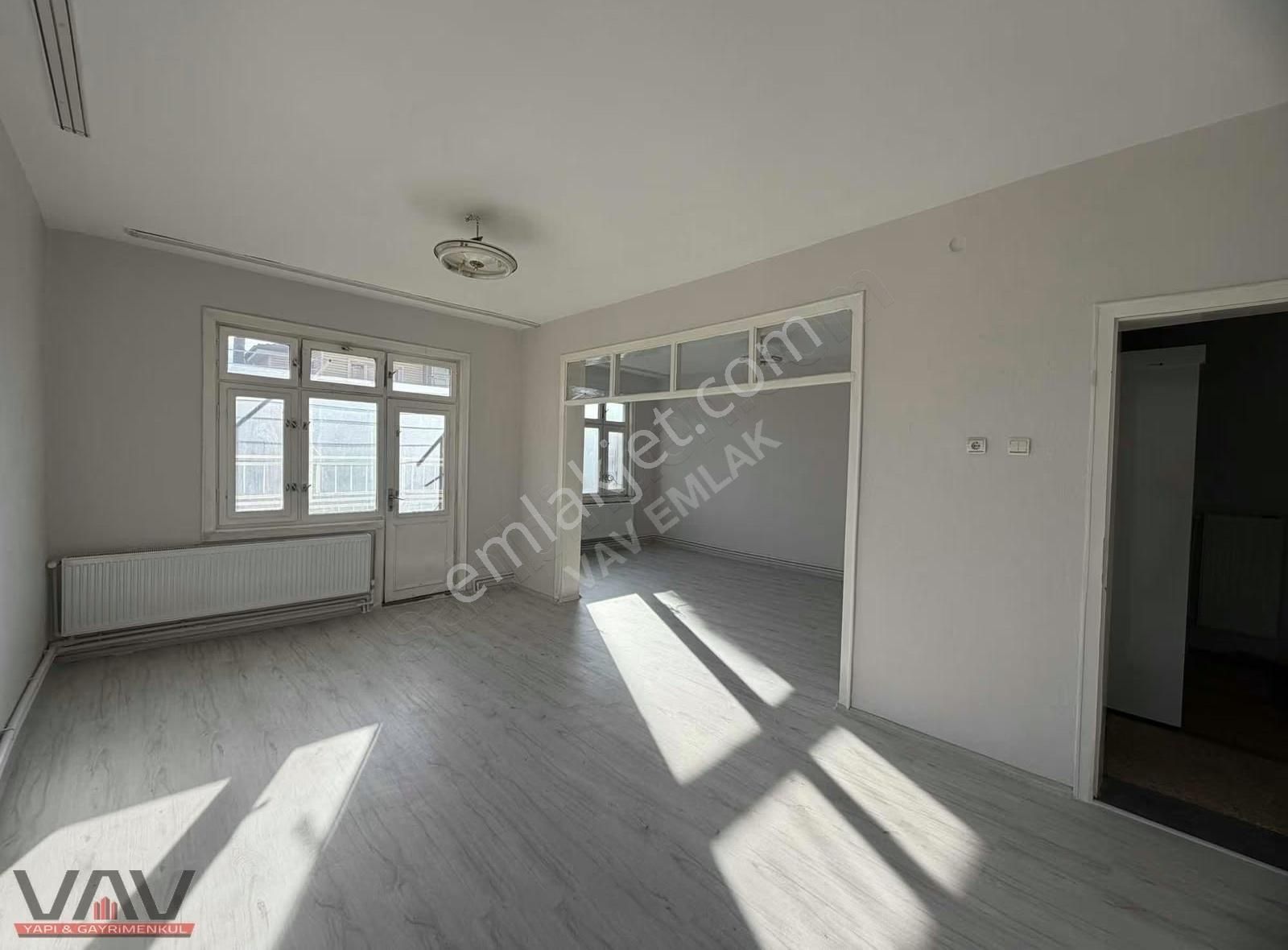 Meram Fatih Caddesinde 3+1 Bakımlı Kiralık Ara Kat Daire - Görsel 9