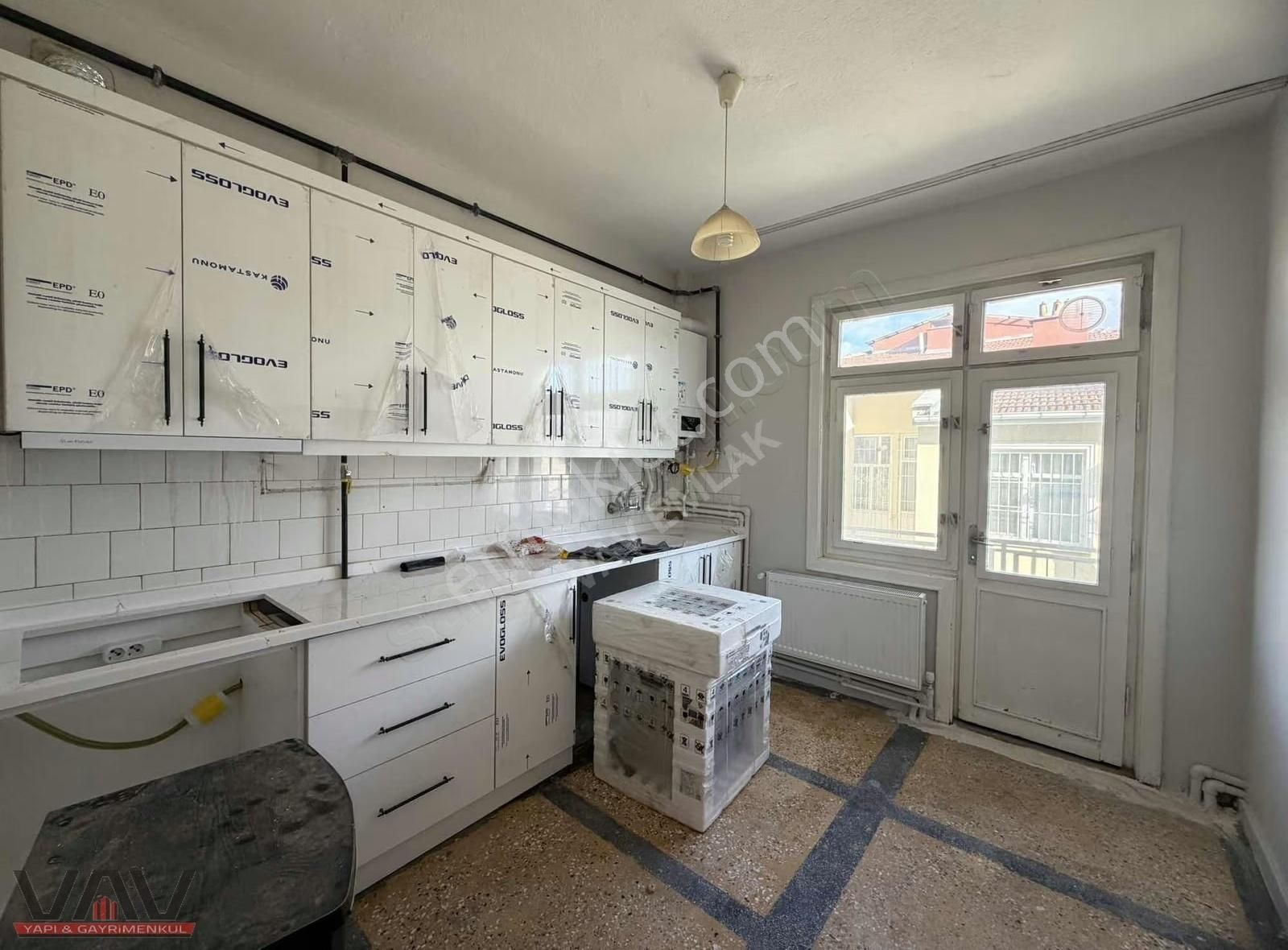 Meram Fatih Caddesinde 3+1 Bakımlı Kiralık Ara Kat Daire - Görsel 4