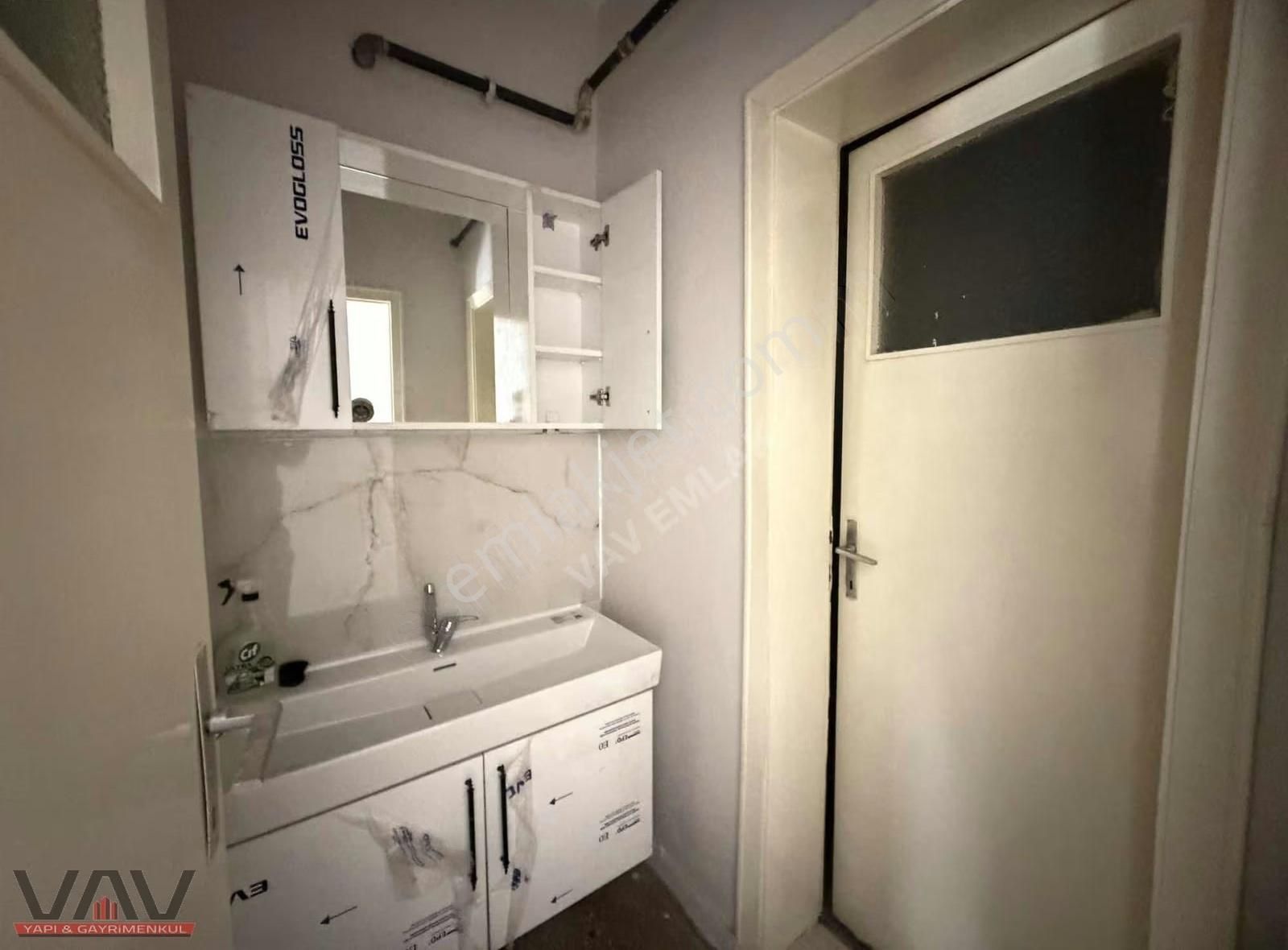 Meram Fatih Caddesinde 3+1 Bakımlı Kiralık Ara Kat Daire - Görsel 11