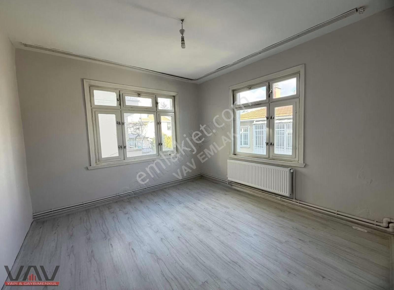 Meram Fatih Caddesinde 3+1 Bakımlı Kiralık Ara Kat Daire - Görsel 2