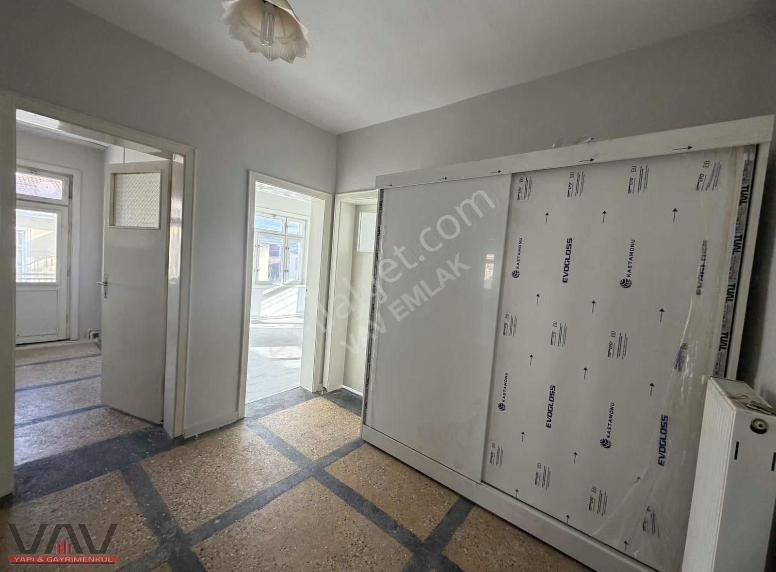 Meram Fatih Caddesinde 3+1 Bakımlı Kiralık Ara Kat Daire - Görsel 5