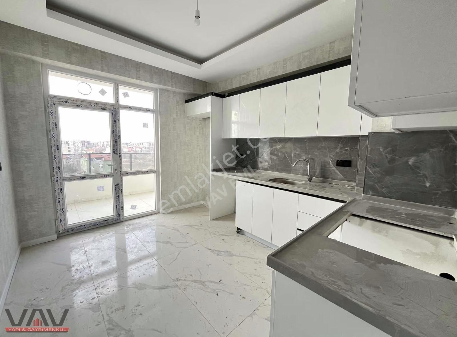 Meram Fen Lisesi Karşısı Eminevime Uygun Satılık 2+1 Daire!