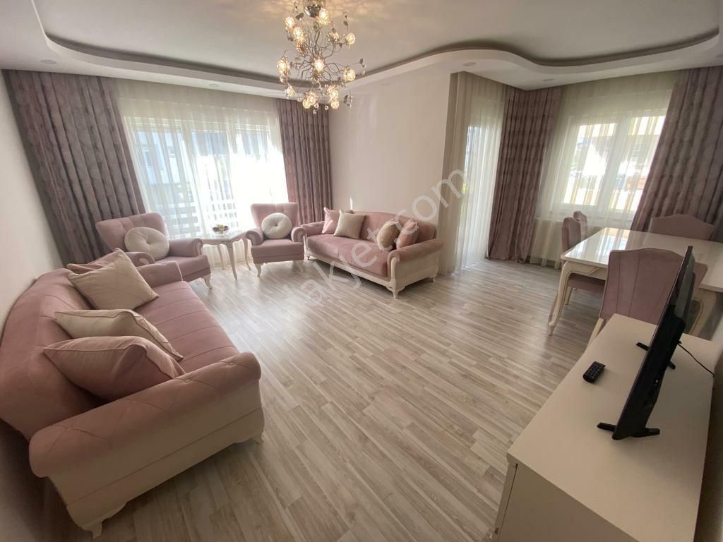 Konyaaltı Liman Mah Satılık 2+1 Ayrı Mutfak.