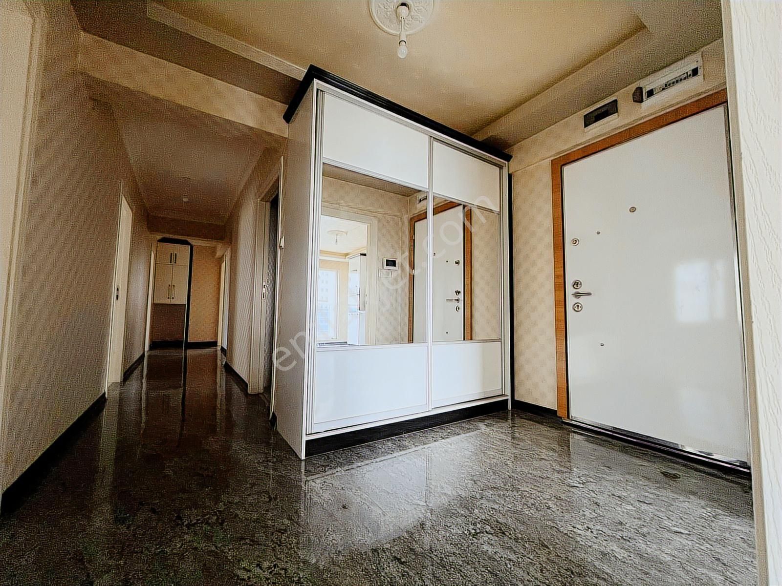 Ovacık'ta Geniş Metrajlı Full Yapılı Ara Katta 4+1 Daire - Görsel 13