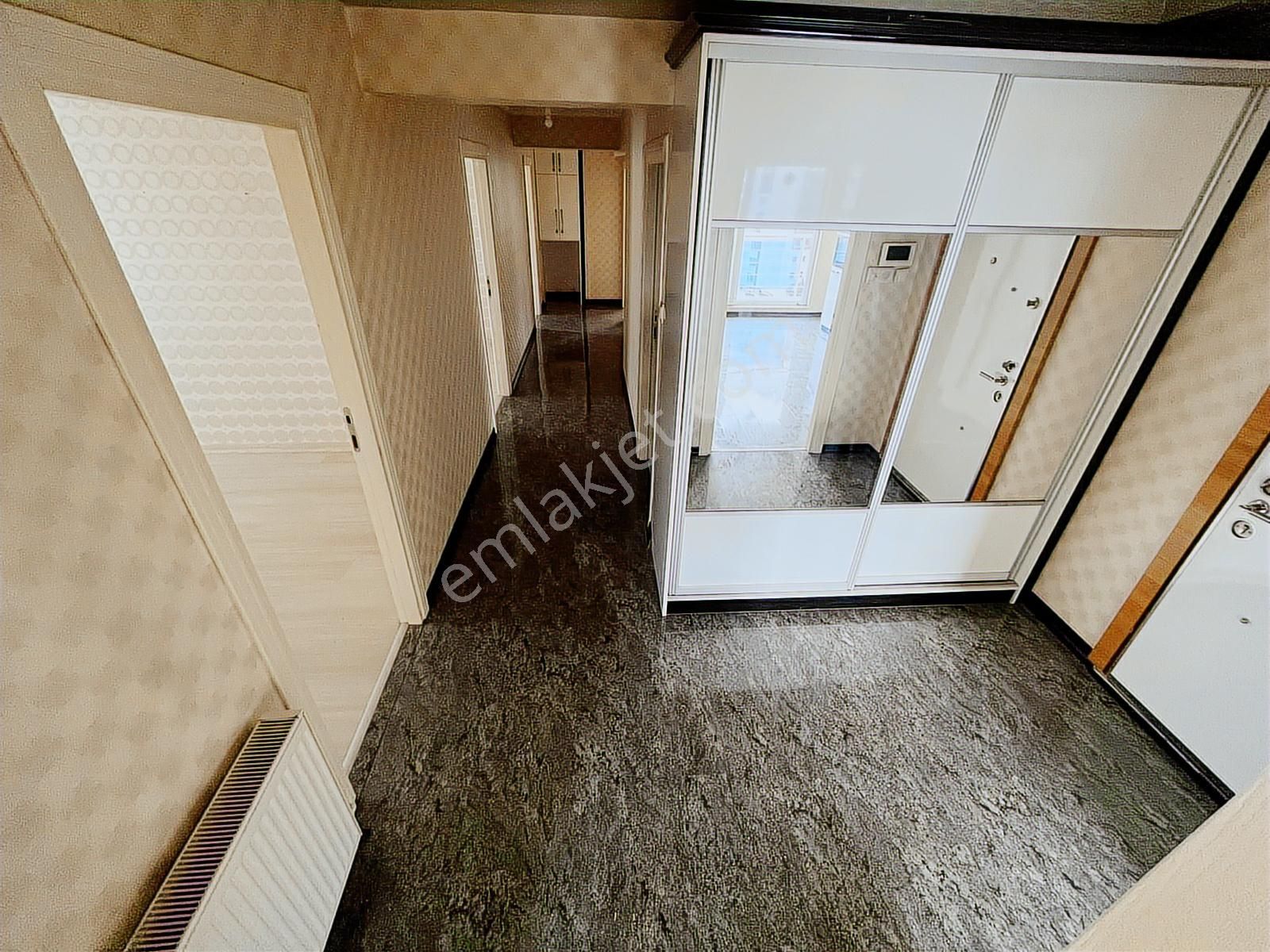 Ovacık'ta Geniş Metrajlı Full Yapılı Ara Katta 4+1 Daire - Görsel 12