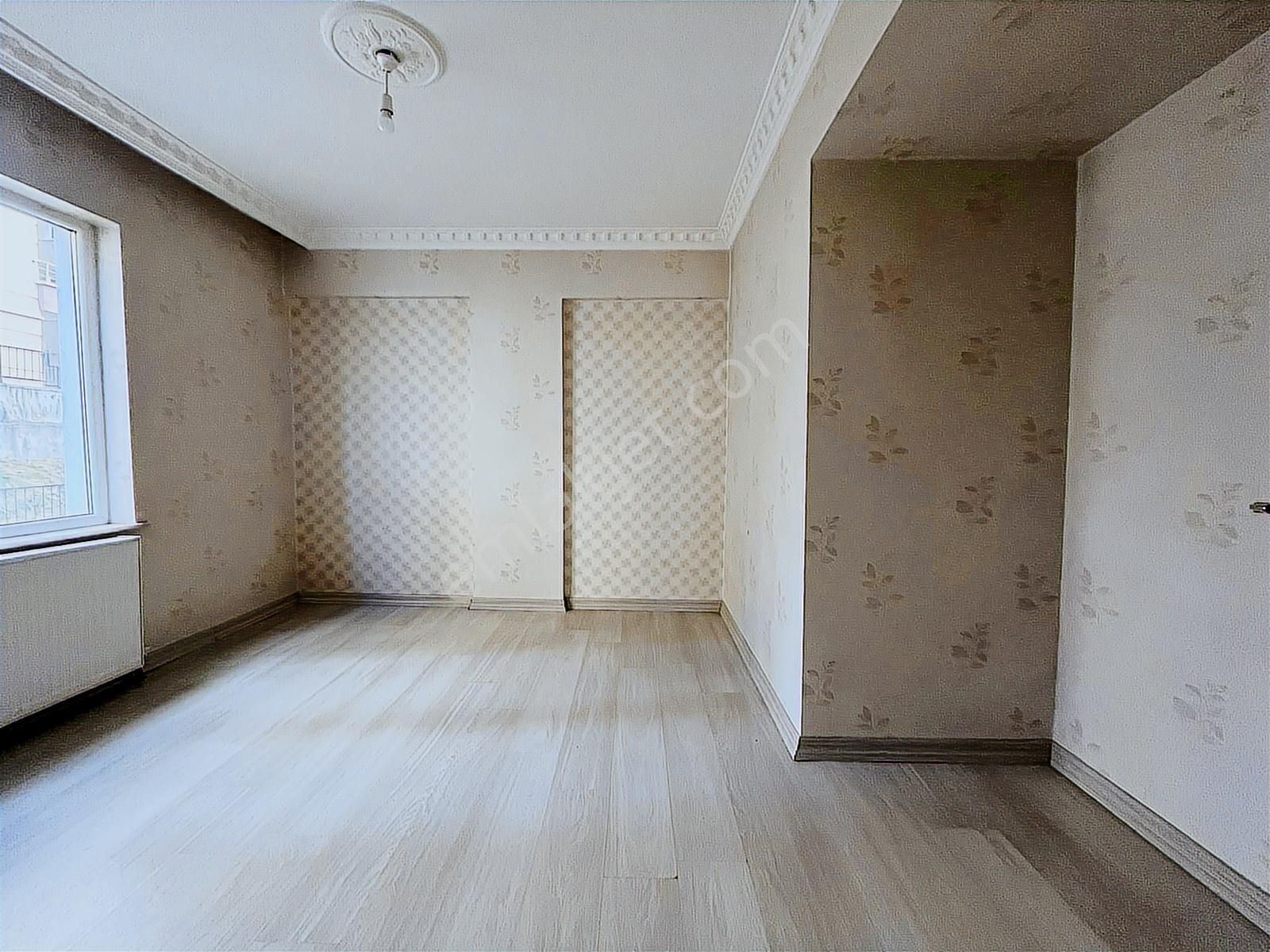 Ovacık'ta Geniş Metrajlı Full Yapılı Ara Katta 4+1 Daire - Görsel 9