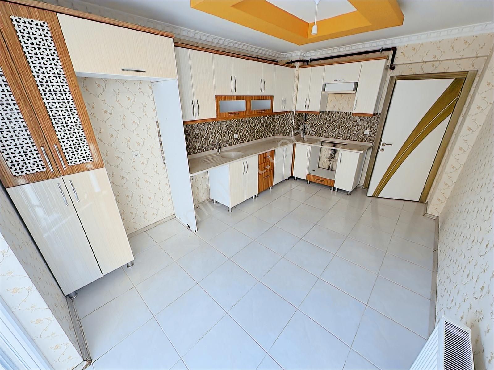 Ufuktepe Sağlık Ocağı Yakını Asansörlü Katta Yapılı 3+1 Daire