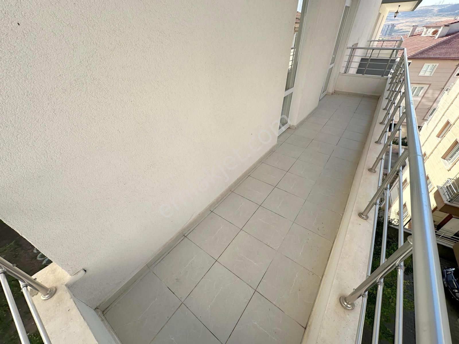 Ufuktepe Sağlık Ocağı Yakını Asansörlü Katta Yapılı 3+1 Daire - Görsel 28