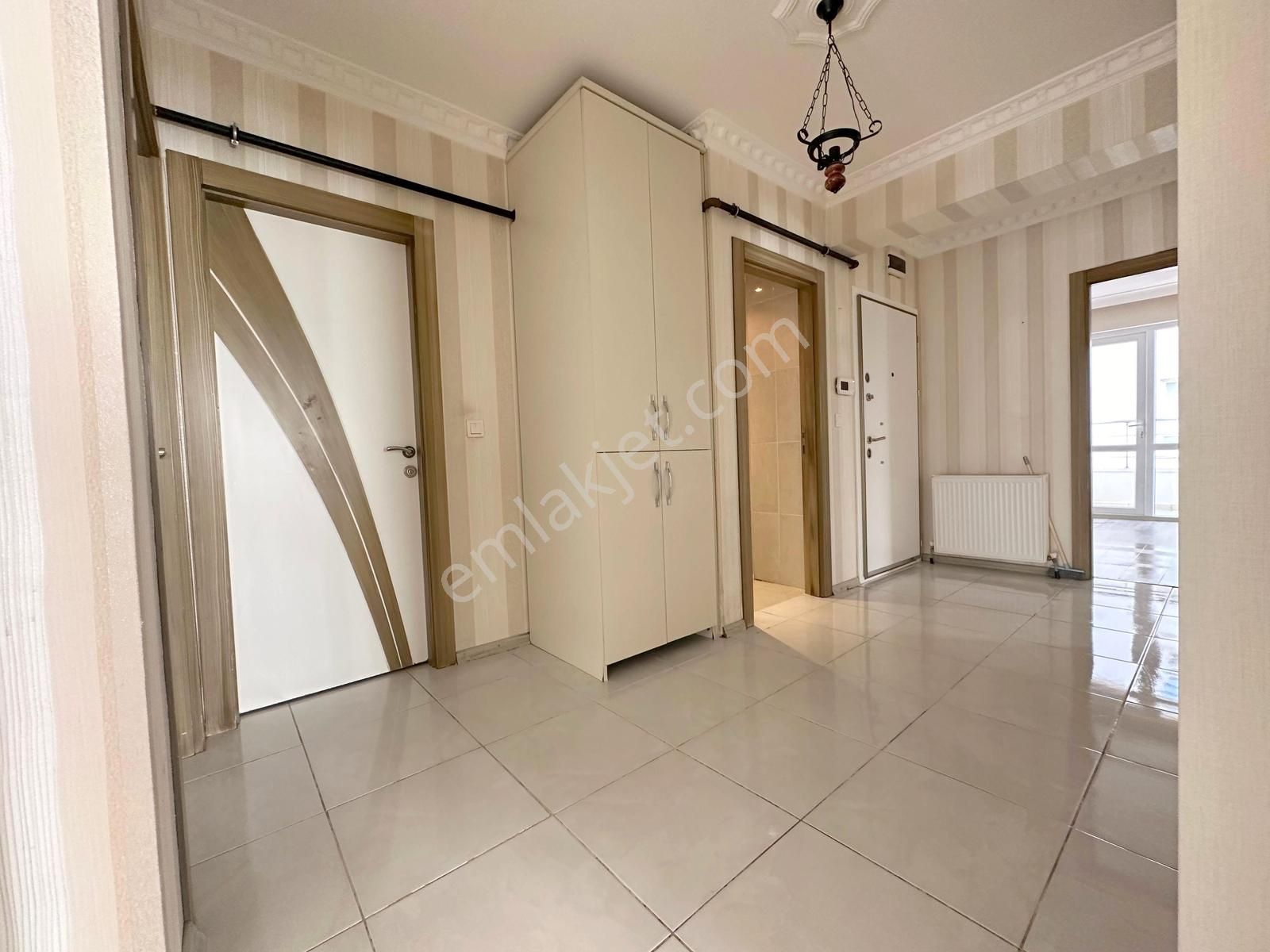 Ufuktepe Sağlık Ocağı Yakını Asansörlü Katta Yapılı 3+1 Daire - Görsel 2