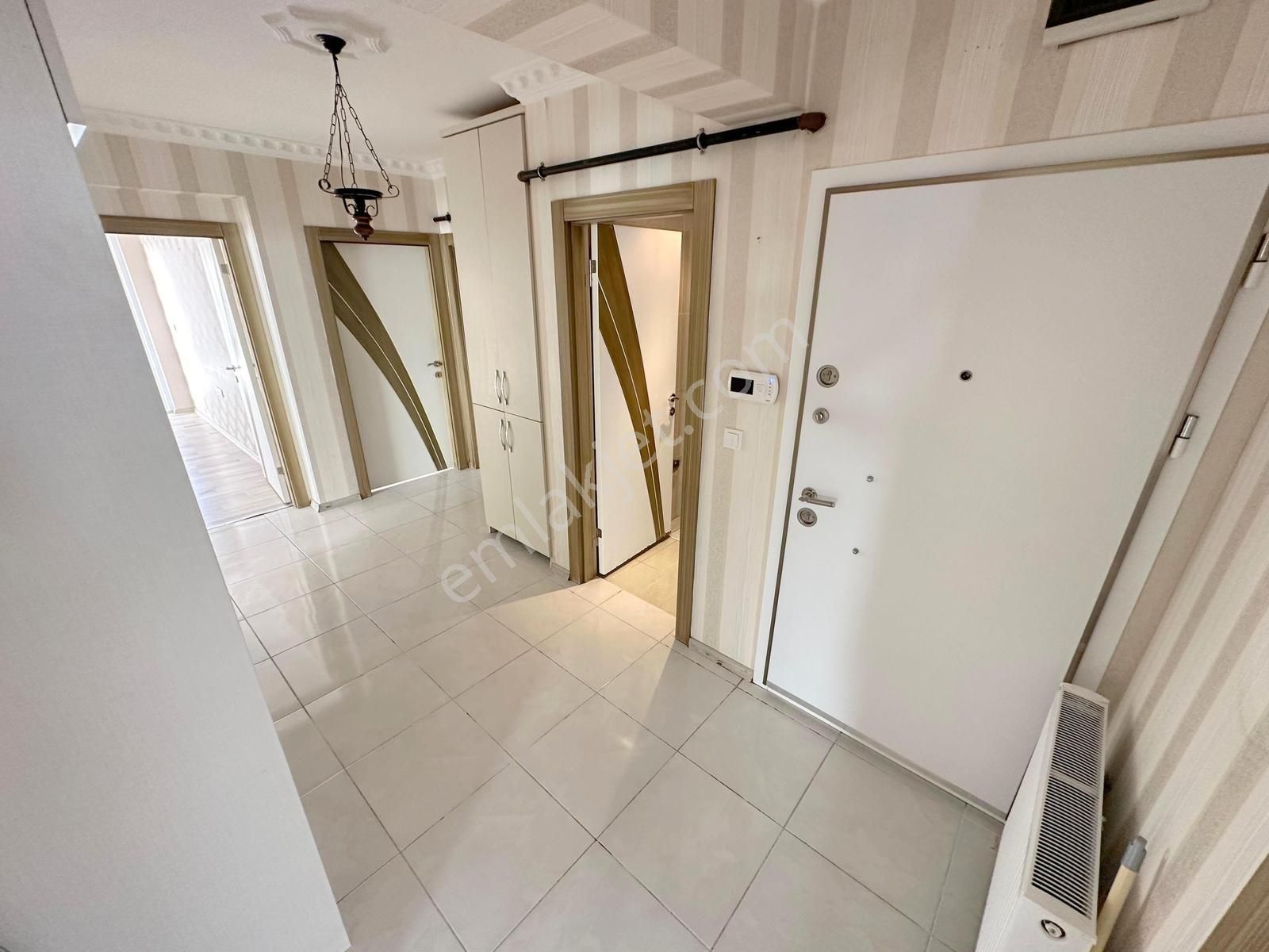 Ufuktepe Sağlık Ocağı Yakını Asansörlü Katta Yapılı 3+1 Daire - Görsel 26