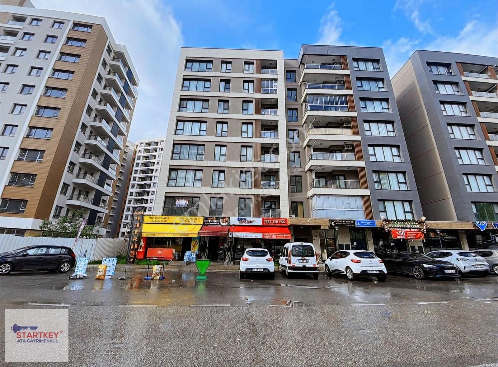 Karşıyaka Örnekköy'de Lavida Park Evlerinde Kiralık 3+1 Daire