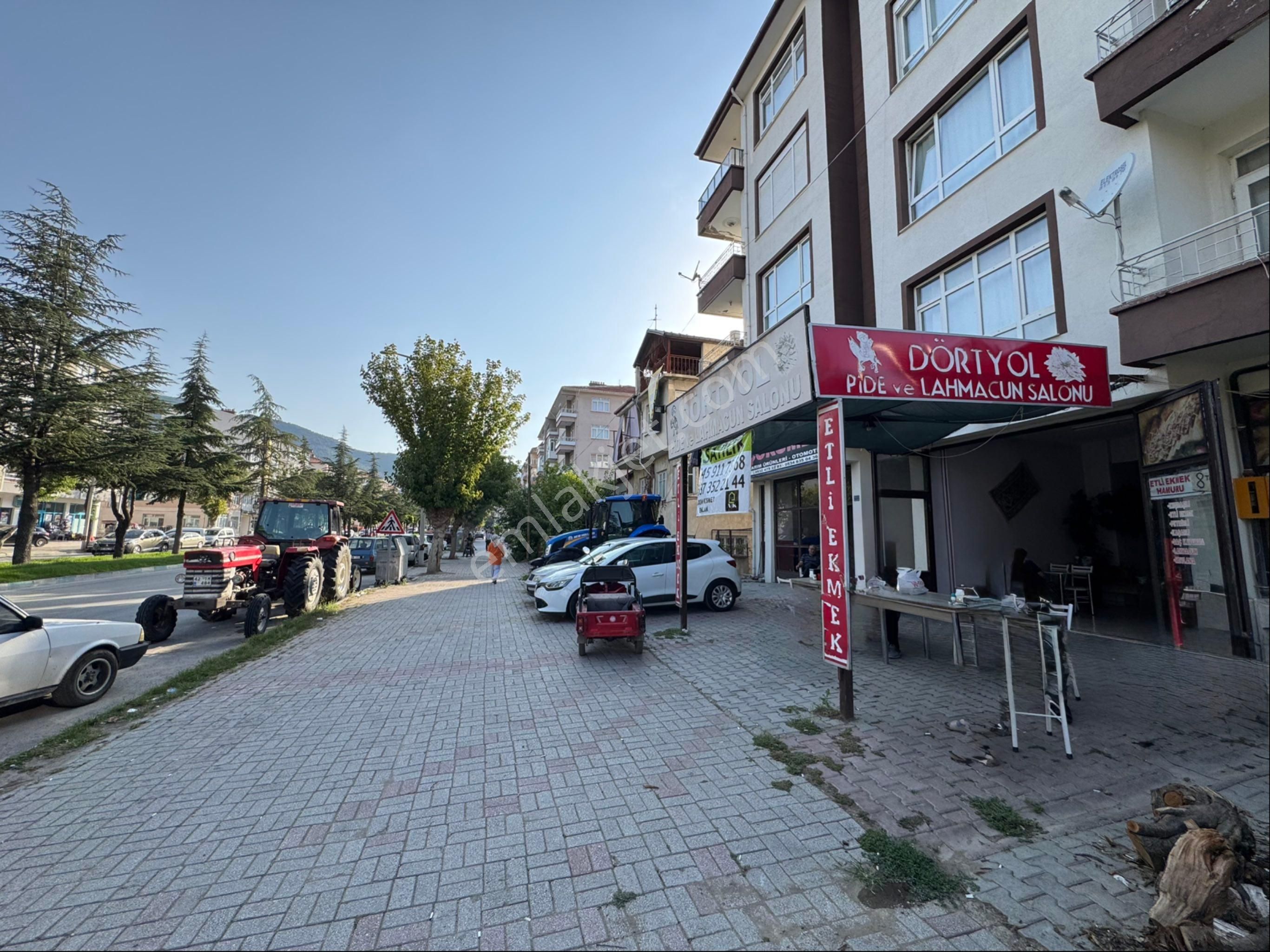 A-k Emlaktan İstasyonda 4 Yol Kavşağında Geniş Satılık Dükkan - Görsel 3