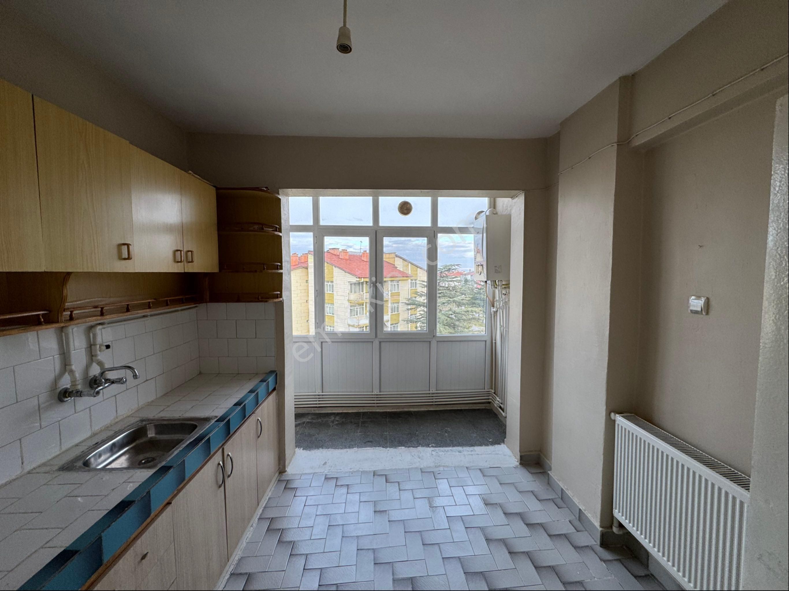 A-k Emlaktan İstasyon Mah Cadde Cephe 2+1 Kombili Mantolu Kiralı - Görsel 12