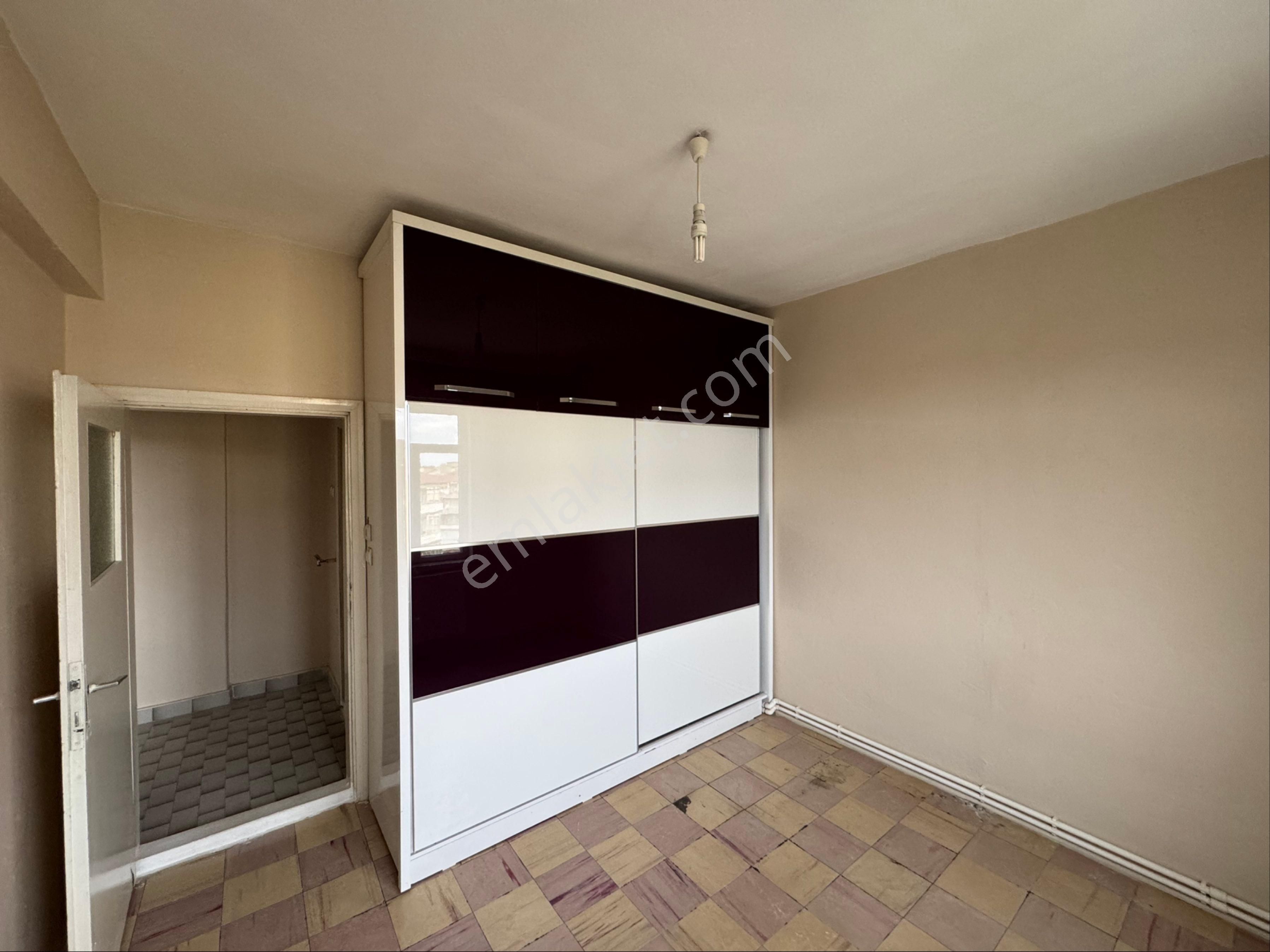 A-k Emlaktan İstasyon Mah Cadde Cephe 2+1 Kombili Mantolu Kiralı - Görsel 18