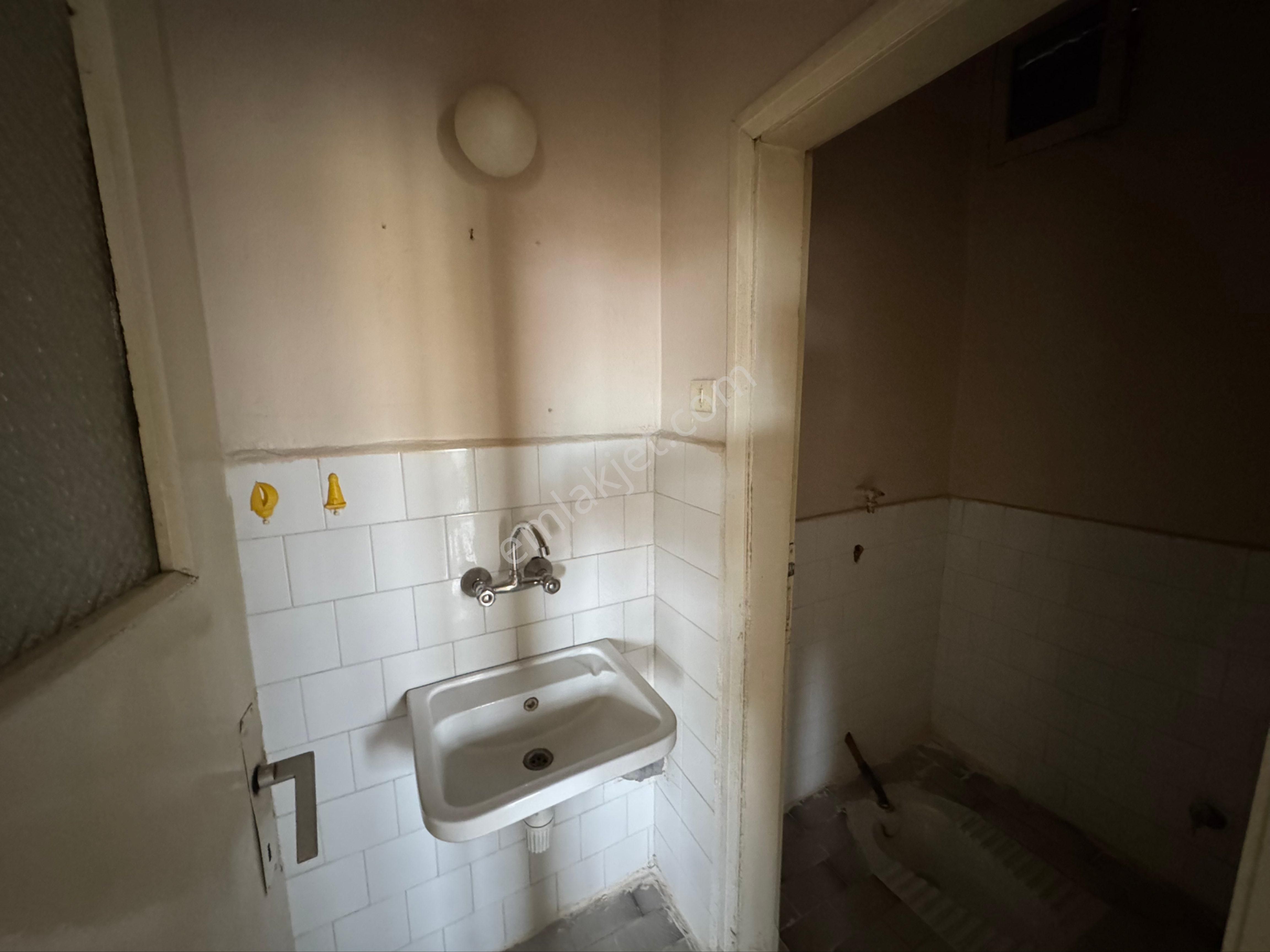 A-k Emlaktan İstasyon Mah Cadde Cephe 2+1 Kombili Mantolu Kiralı - Görsel 10