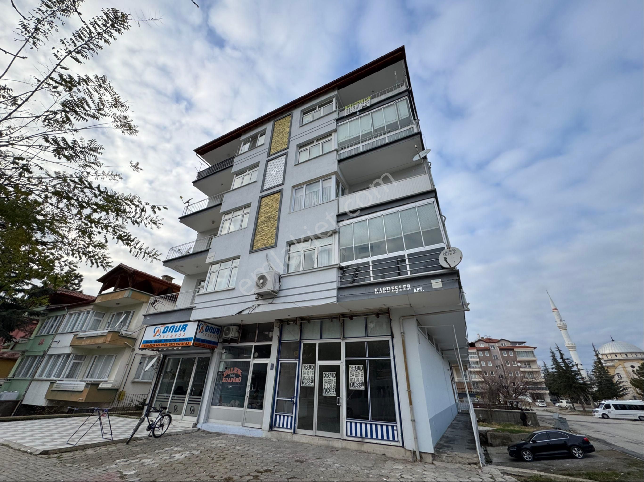 A-k Emlaktan İstasyon Mah Cadde Cephe 2+1 Kombili Mantolu Kiralı - Görsel 2