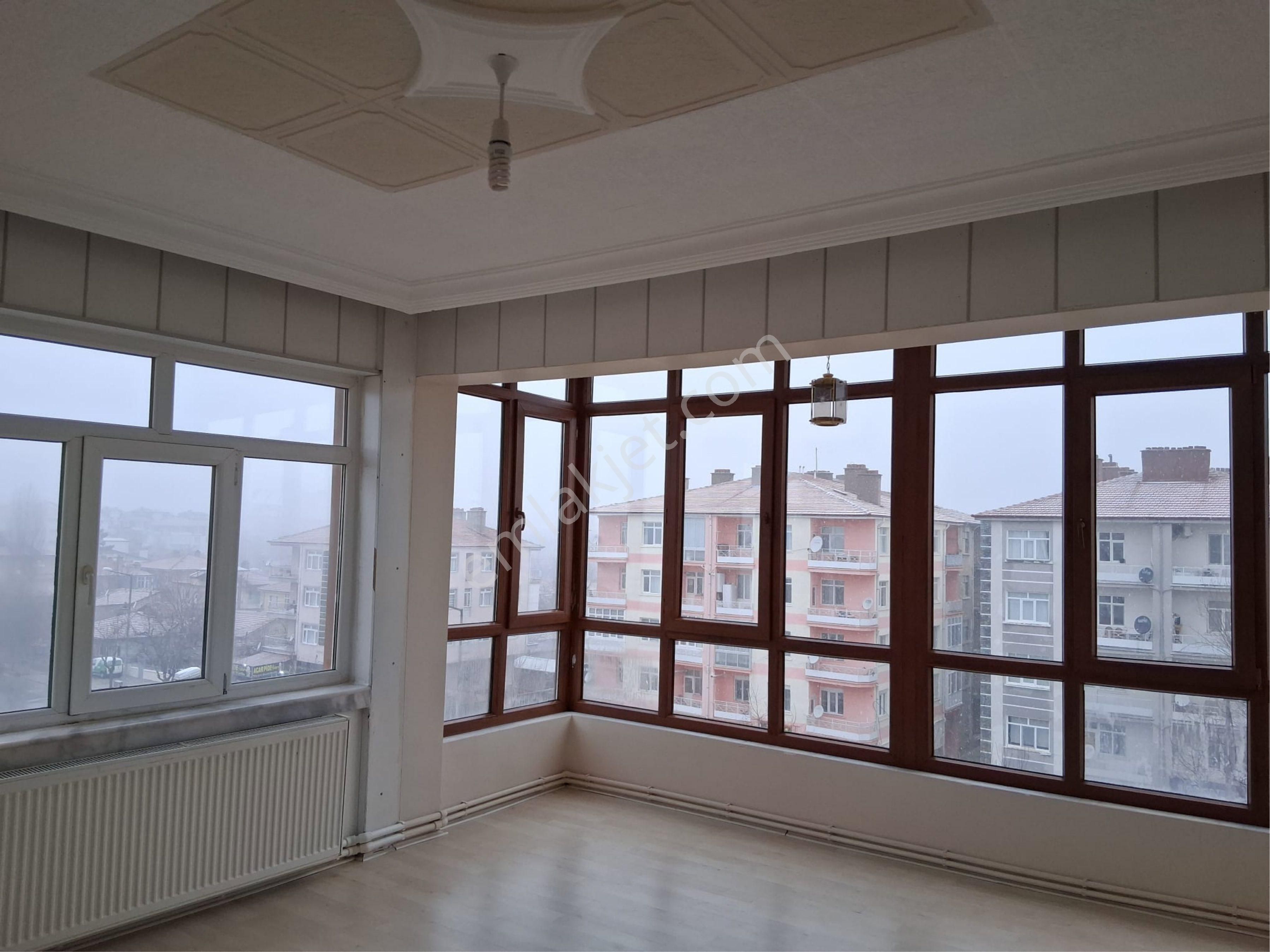 A-k Emlaktan İstasyon Mah Cadde Cephe 3+1 Kombili Kiralık Daire