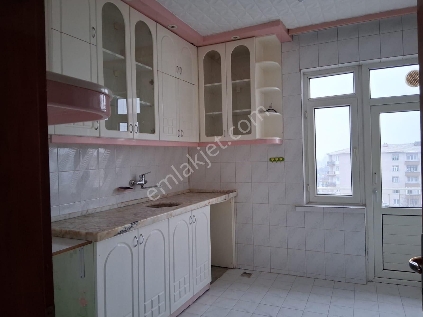A-k Emlaktan İstasyon Mah Cadde Cephe 3+1 Kombili Kiralık Daire - Görsel 2