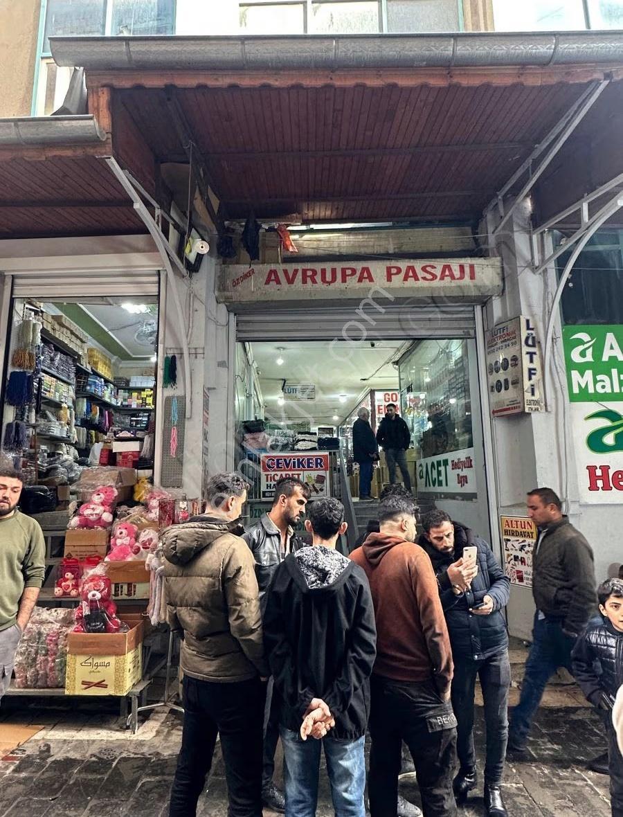 Avrupa Pasajında Süper Cepeli Dükan - Görsel 6