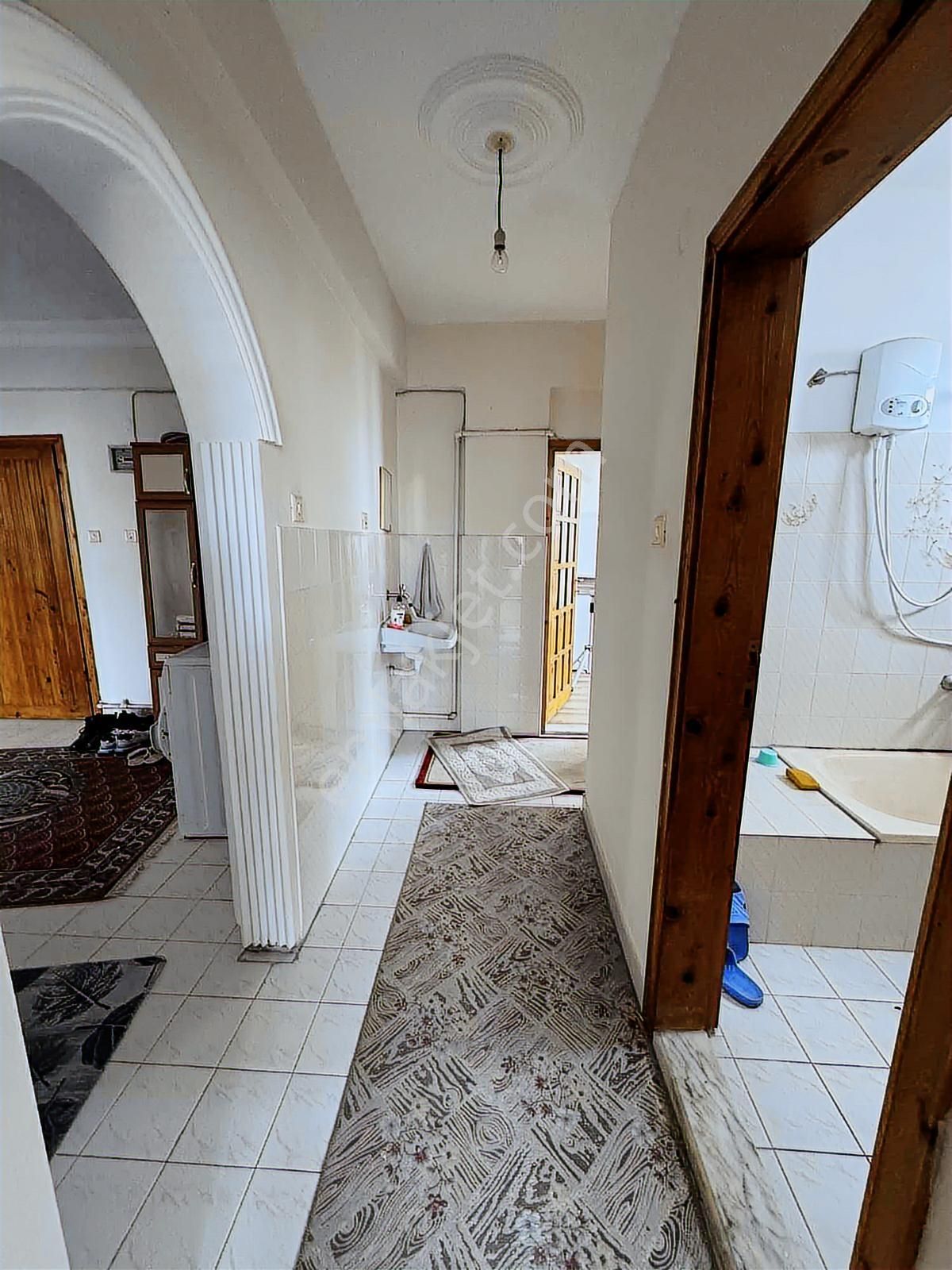 Özgür Emlaktan Üç Cehpe Açık 3+1 Daire - Görsel 3