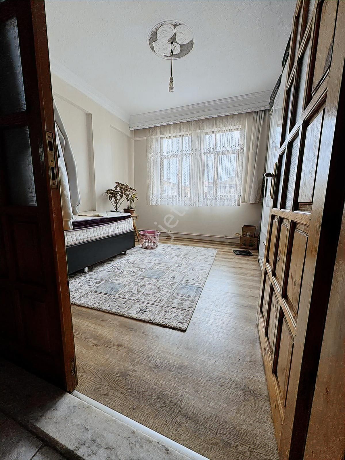 Özgür Emlaktan Üç Cehpe Açık 3+1 Daire - Görsel 8