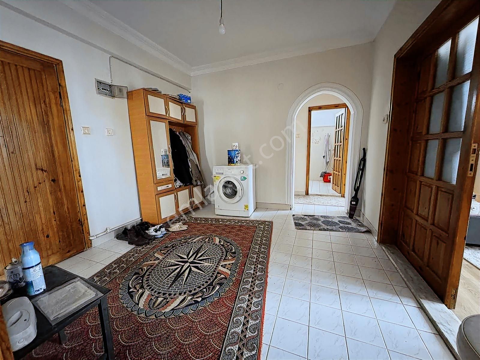 Özgür Emlaktan Üç Cehpe Açık 3+1 Daire - Görsel 15