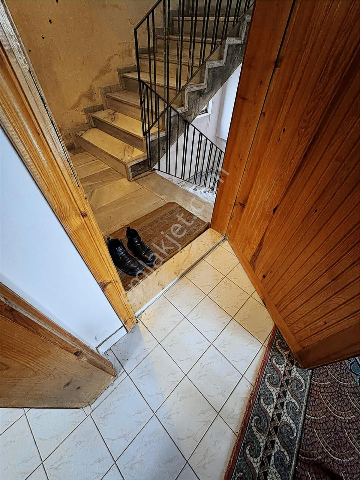 Özgür Emlaktan Üç Cehpe Açık 3+1 Daire - Görsel 18