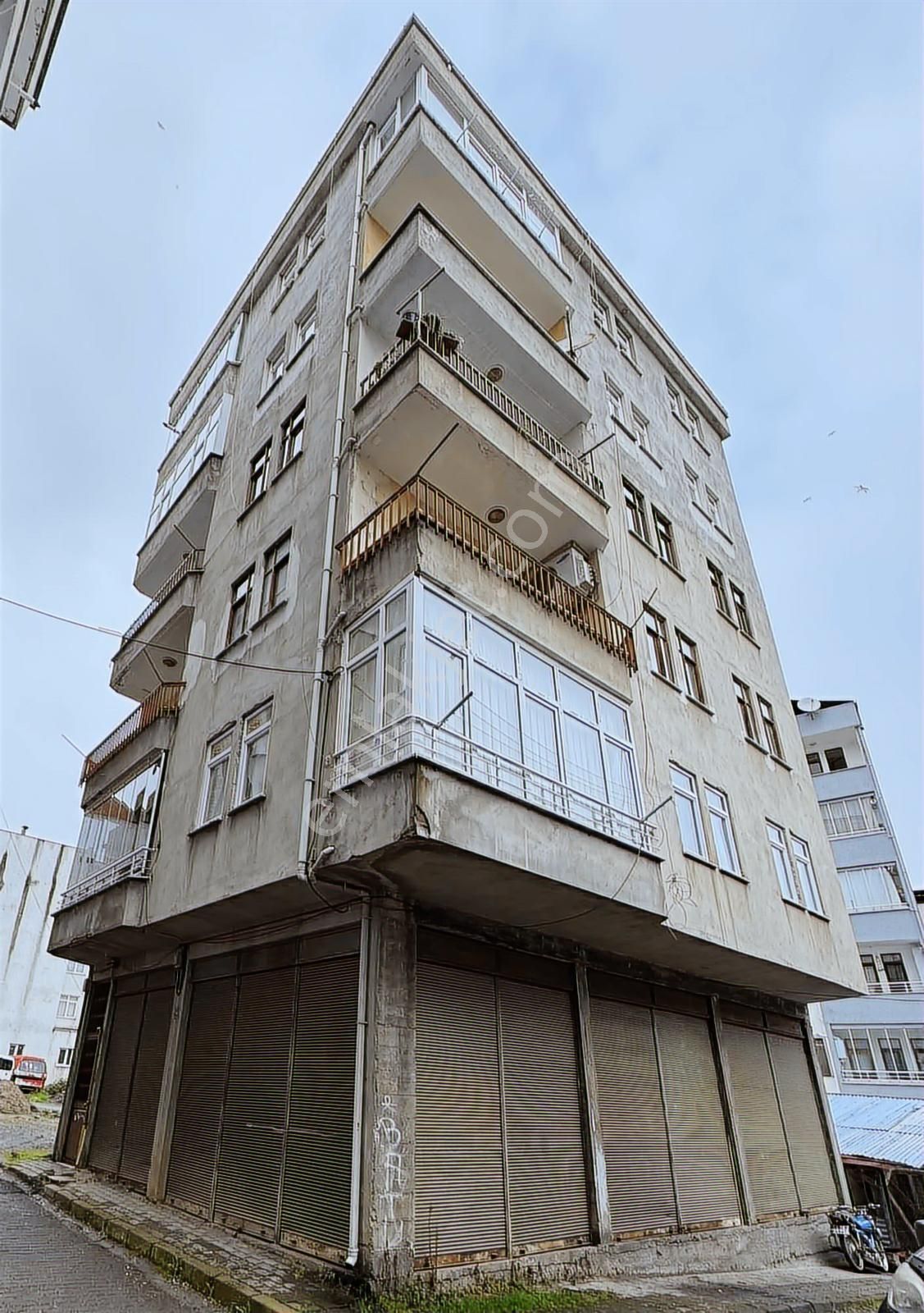 Özgür Emlaktan Üç Cehpe Açık 3+1 Daire - Görsel 19