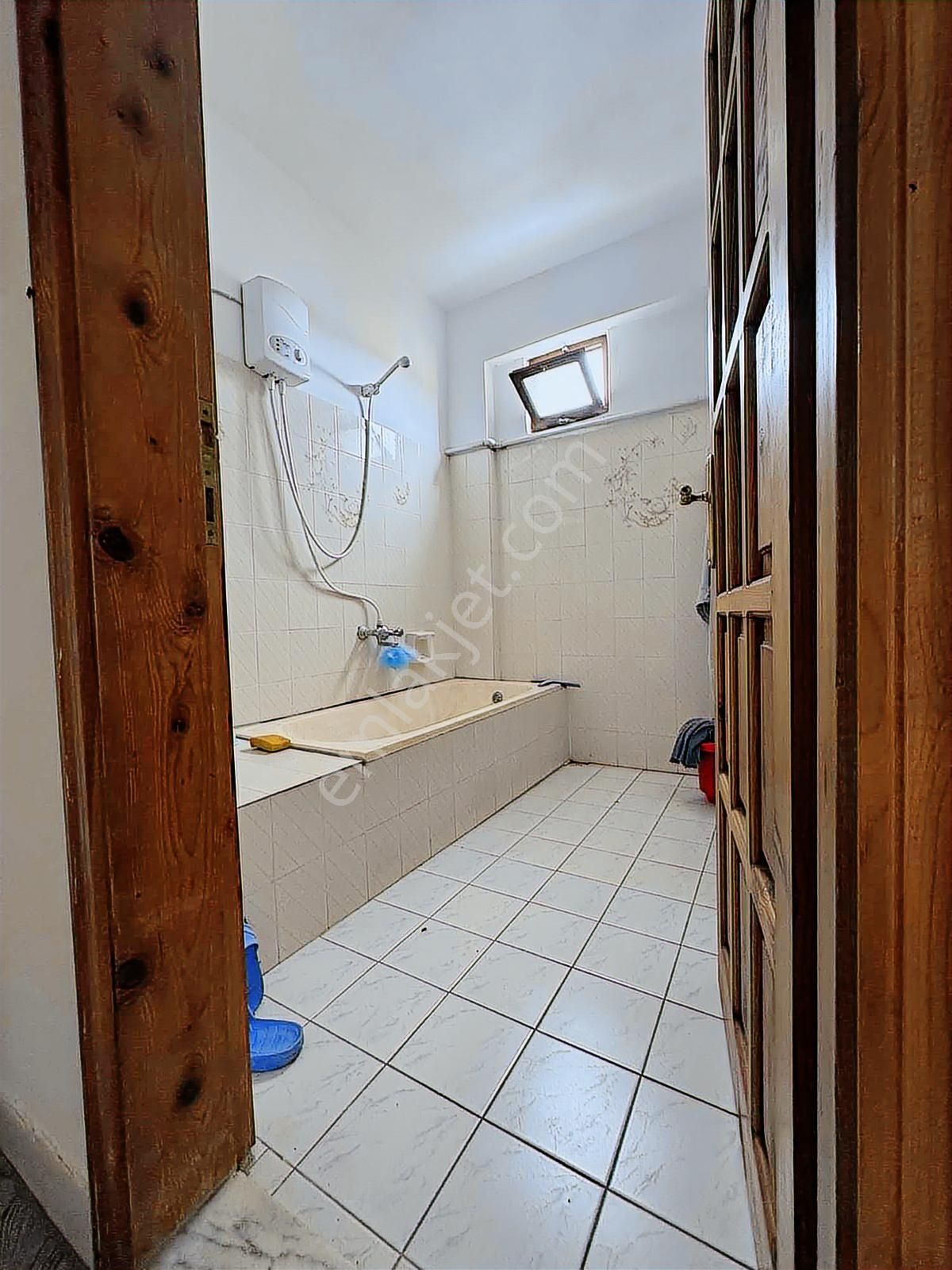 Özgür Emlaktan Üç Cehpe Açık 3+1 Daire - Görsel 4