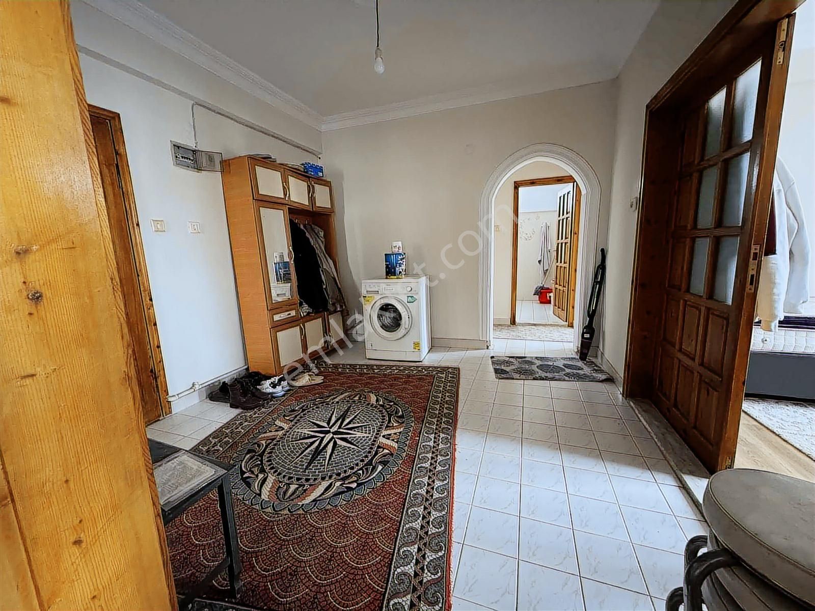 Özgür Emlaktan Üç Cehpe Açık 3+1 Daire - Görsel 11