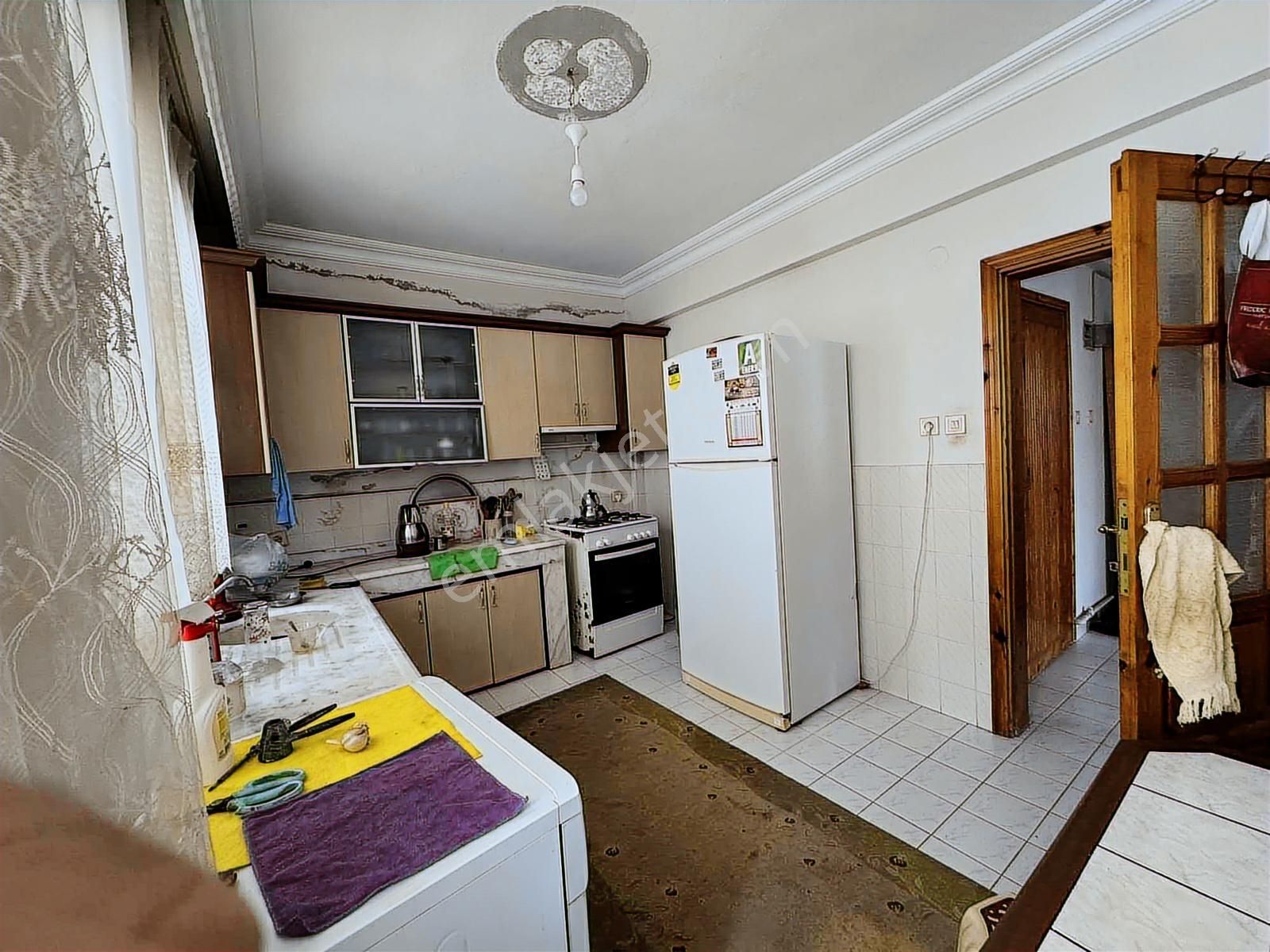 Özgür Emlaktan Üç Cehpe Açık 3+1 Daire - Görsel 16