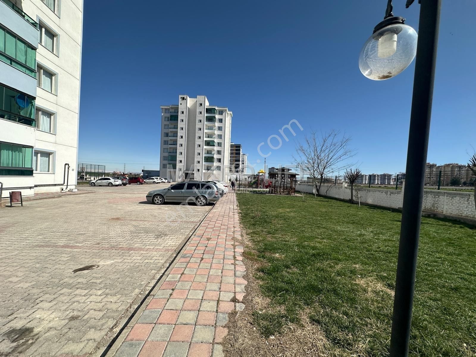 Üçkuyularda 2 Bloklu Sitede Satılık Fırsat 2+1 Daire - Görsel 12