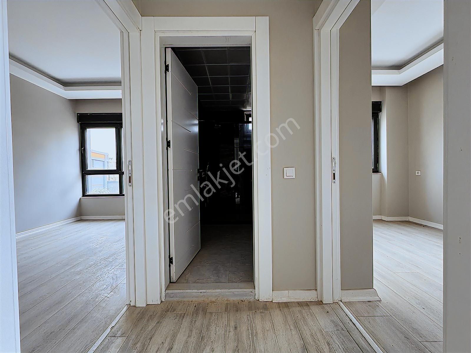 Uğur Kurtulmuş'tan Kapalı Otoparklı Sitede Satılık 2+1 Daire - Görsel 12