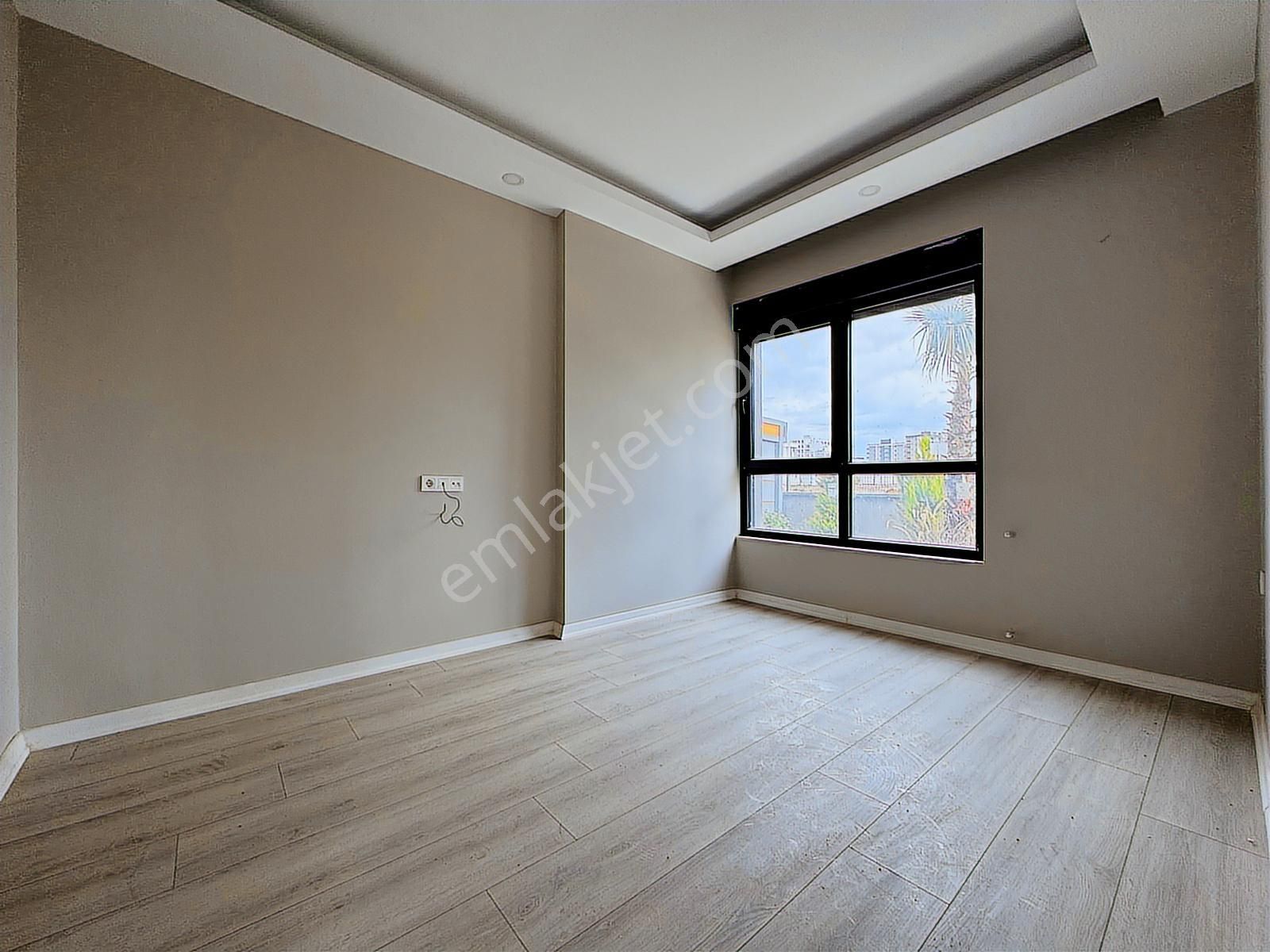 Uğur Kurtulmuş'tan Kapalı Otoparklı Sitede Satılık 2+1 Daire - Görsel 2