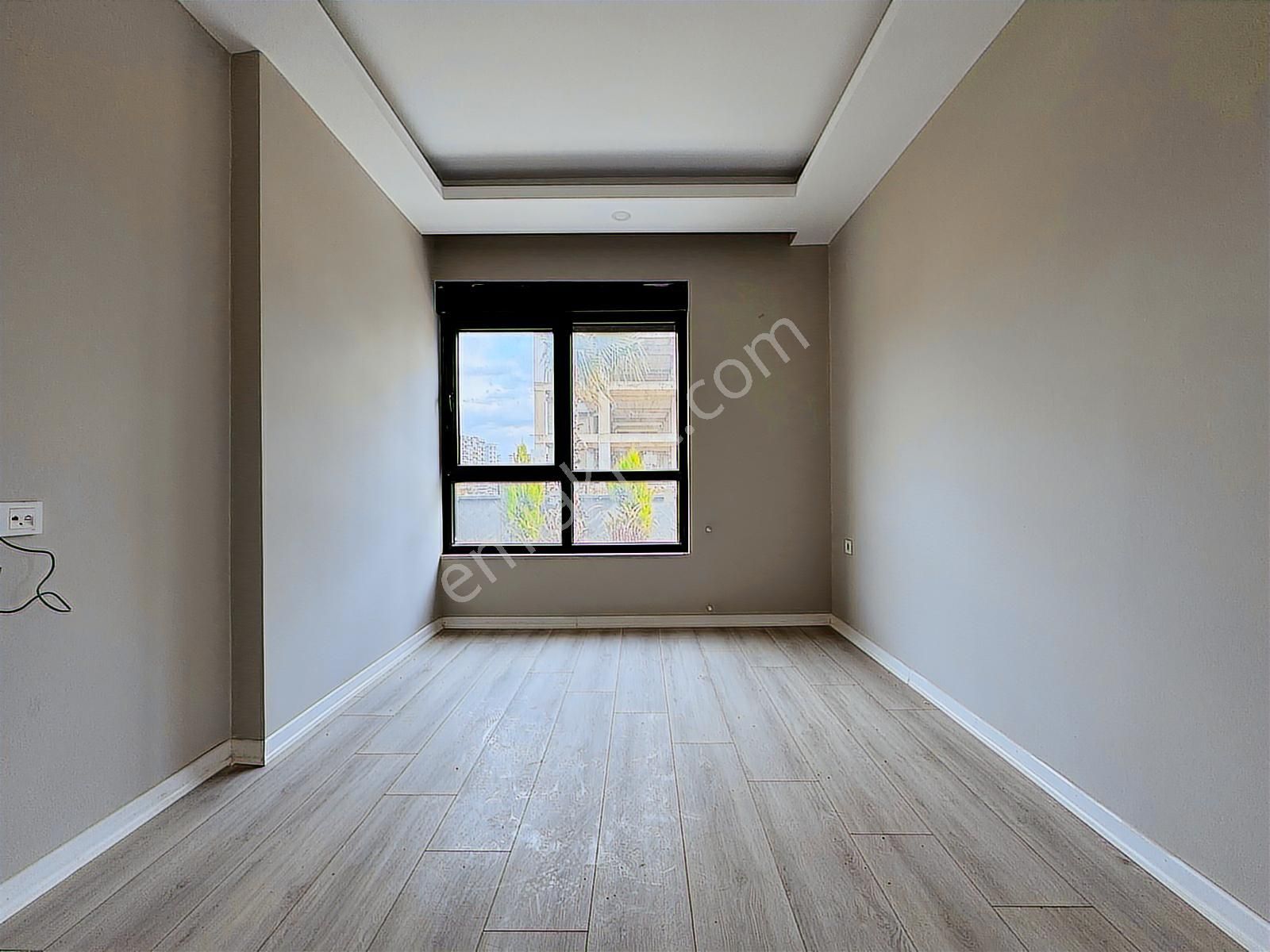 Uğur Kurtulmuş'tan Kapalı Otoparklı Sitede Satılık 2+1 Daire - Görsel 5