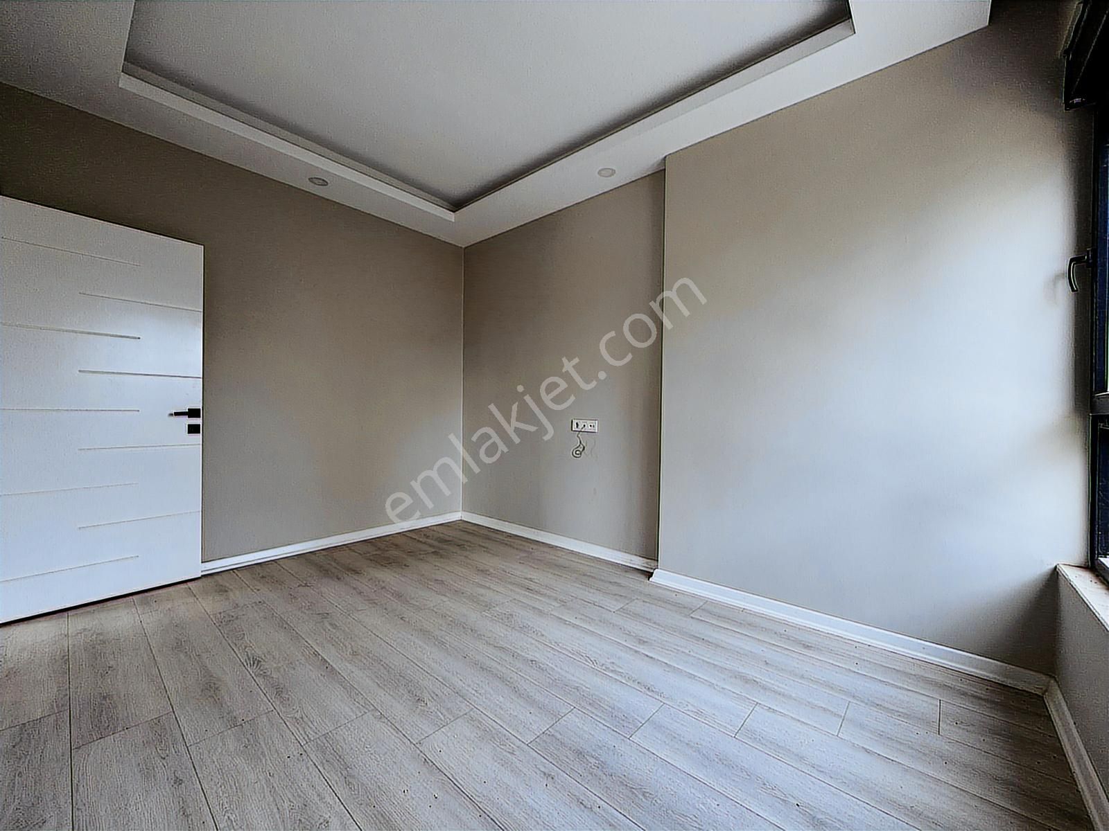 Uğur Kurtulmuş'tan Kapalı Otoparklı Sitede Satılık 2+1 Daire - Görsel 4