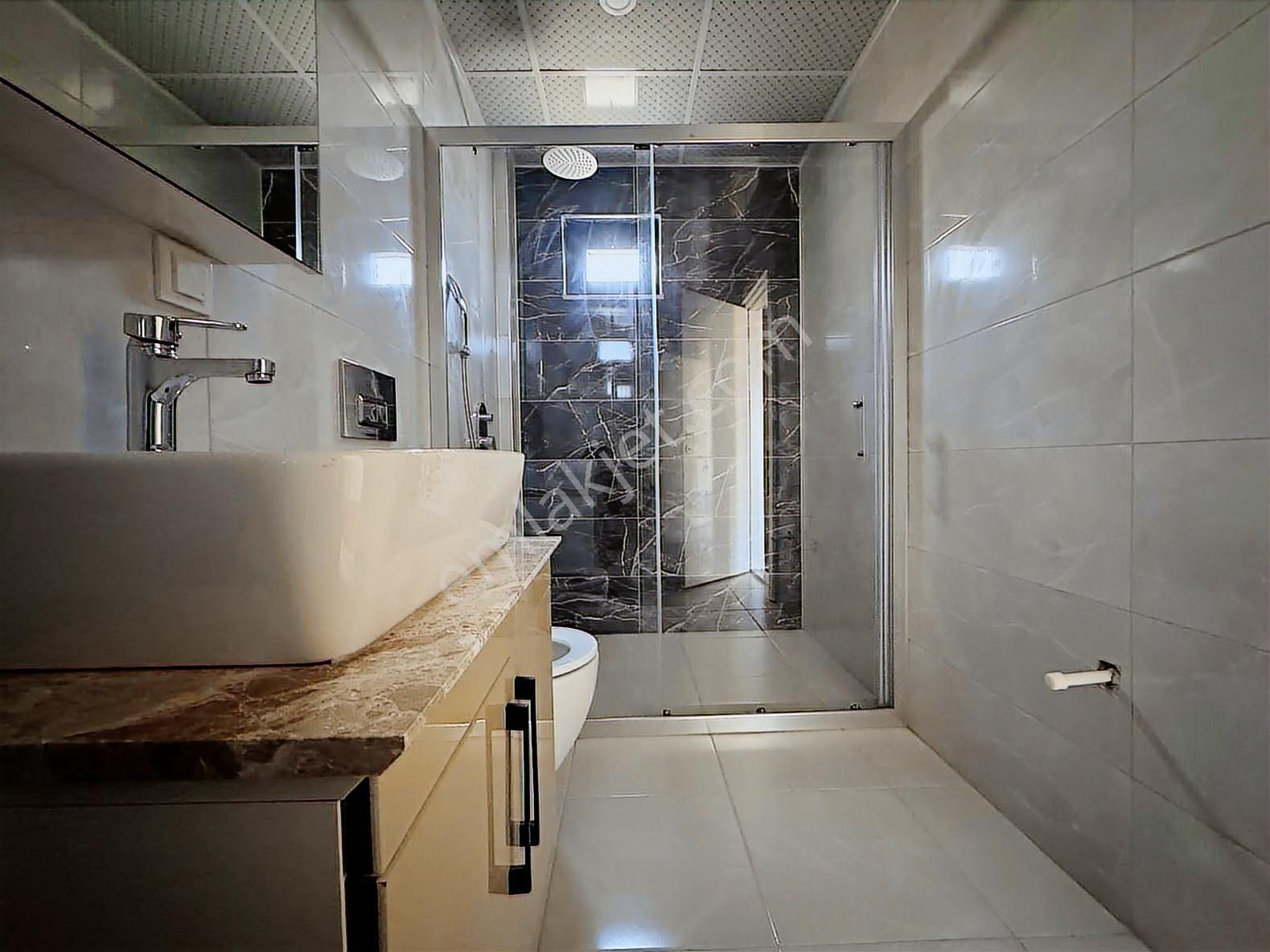 Uğur Kurtulmuş'tan 40 Lık Yol Üzerinde Kiralık 1+1 Arakat Daire - Görsel 3