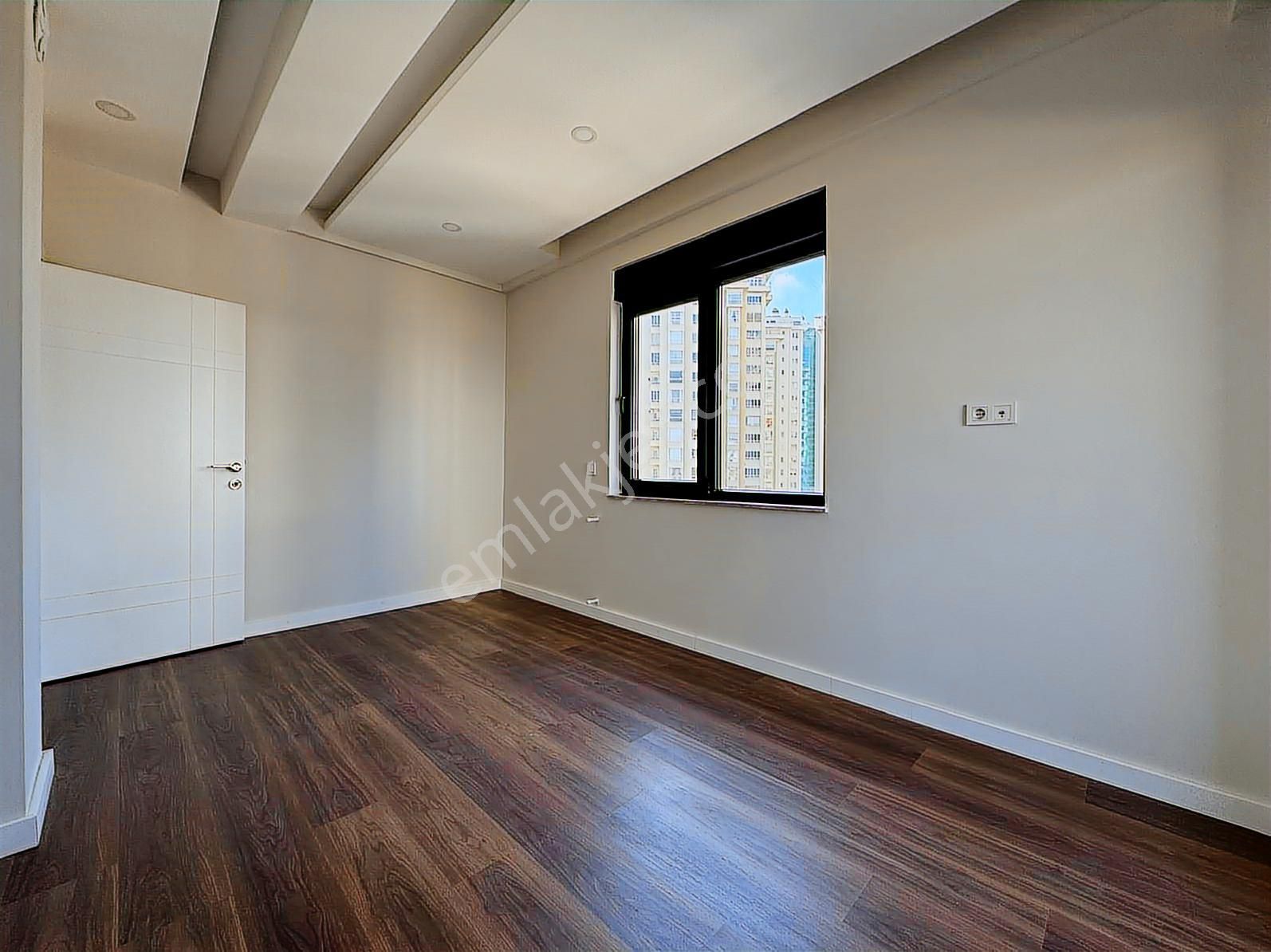 Uğur Kurtulmuş'tan 40 Lık Yol Üzerinde Kiralık 1+1 Arakat Daire - Görsel 2