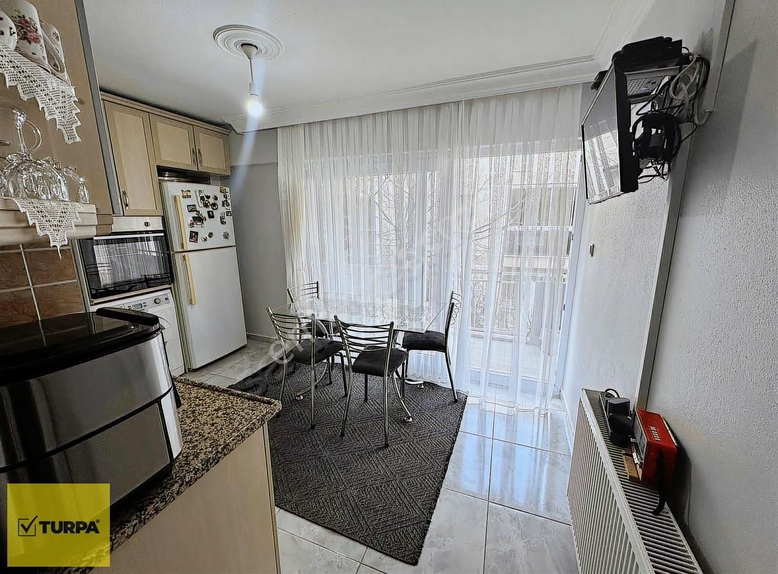 Turpa Balçovadan Merkezi Ara Kat 2+1 Satılık Daire - Görsel 3