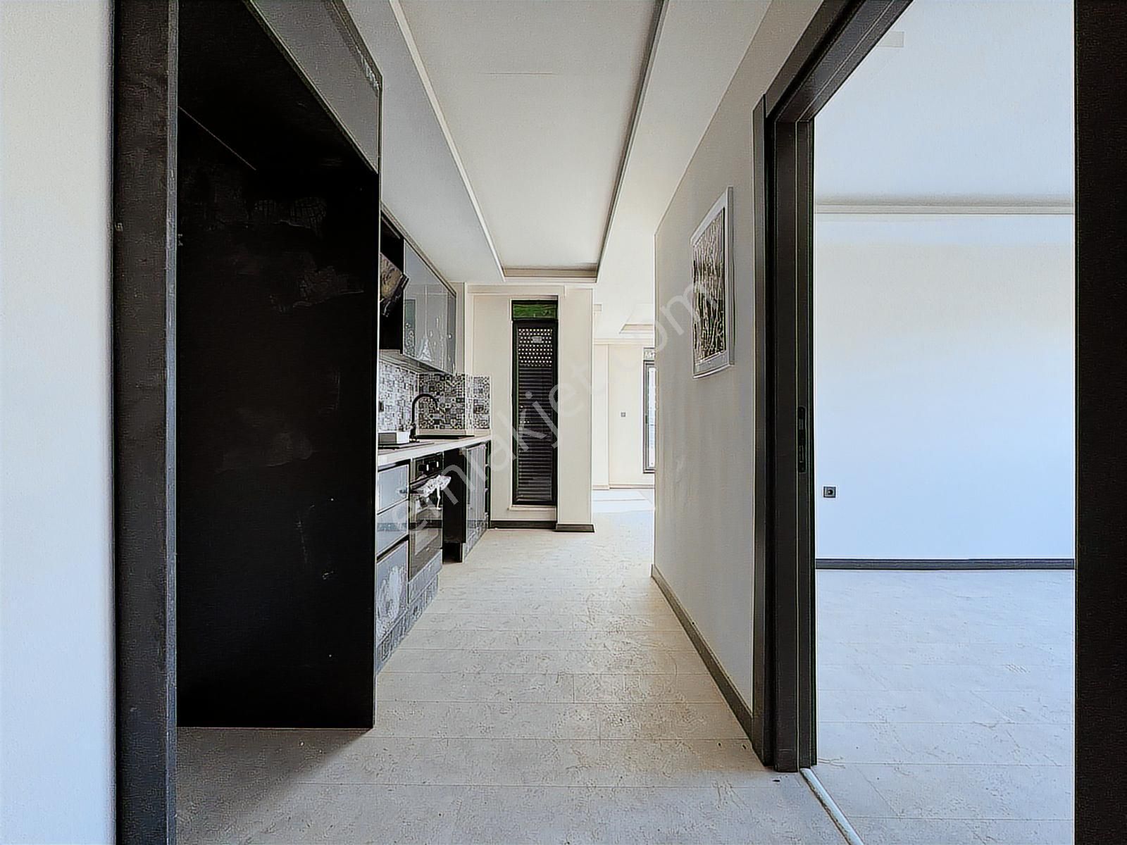 Uğur Kurtulmuş'tan Oturuma Hazır Satılık 1+1 Daire - Görsel 17