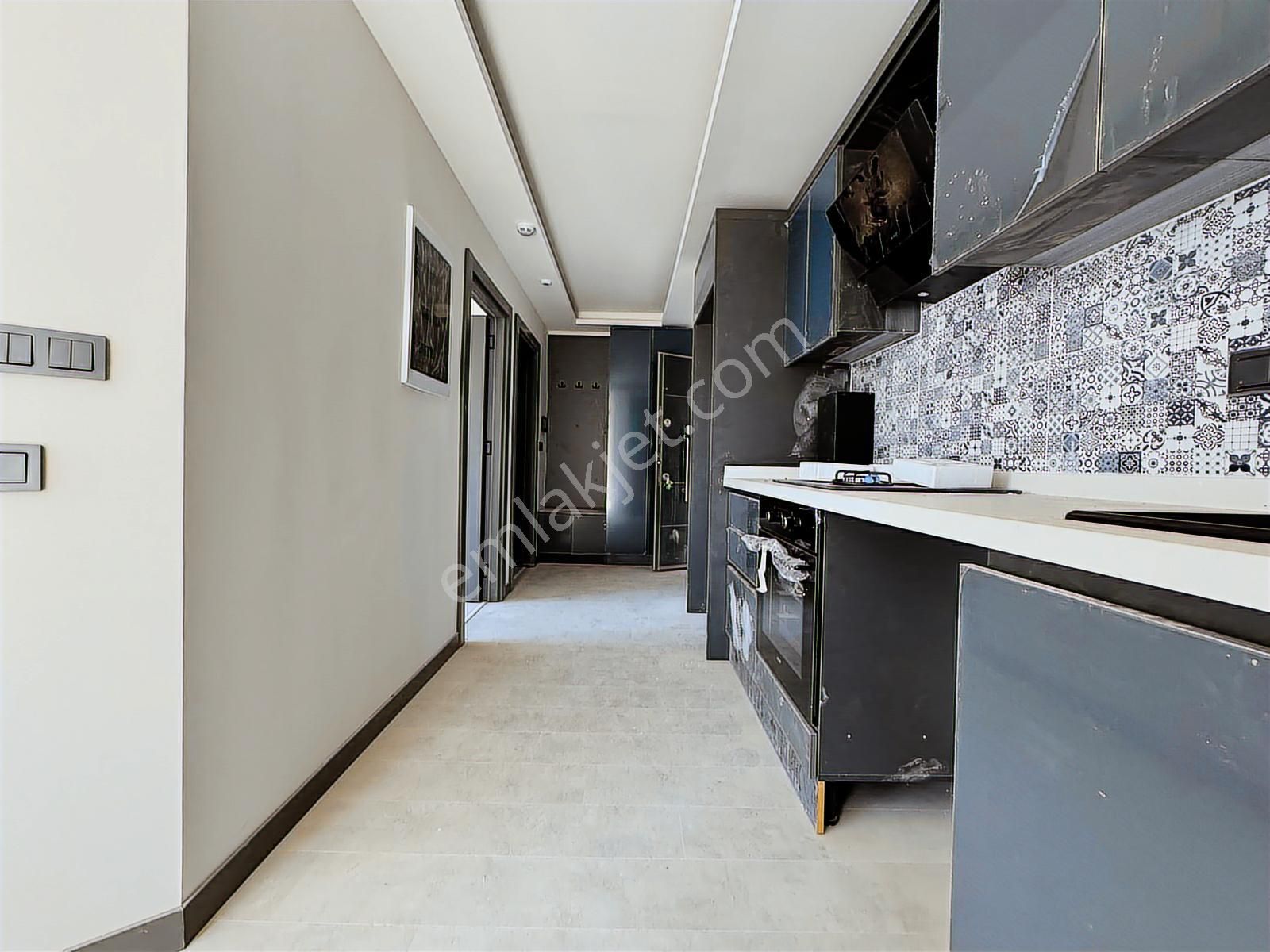 Uğur Kurtulmuş'tan Oturuma Hazır Satılık 1+1 Daire - Görsel 7