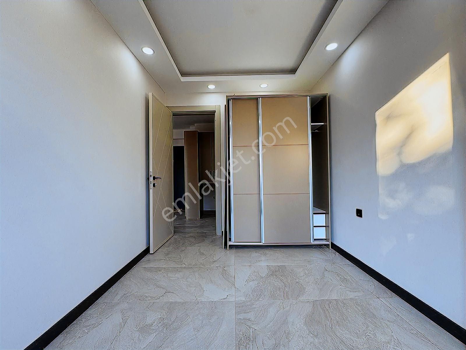 Uğur Kurtulmuş'tan Kapalı Otoparklı Sitede Yüksek Giriş 1+1 - Görsel 11