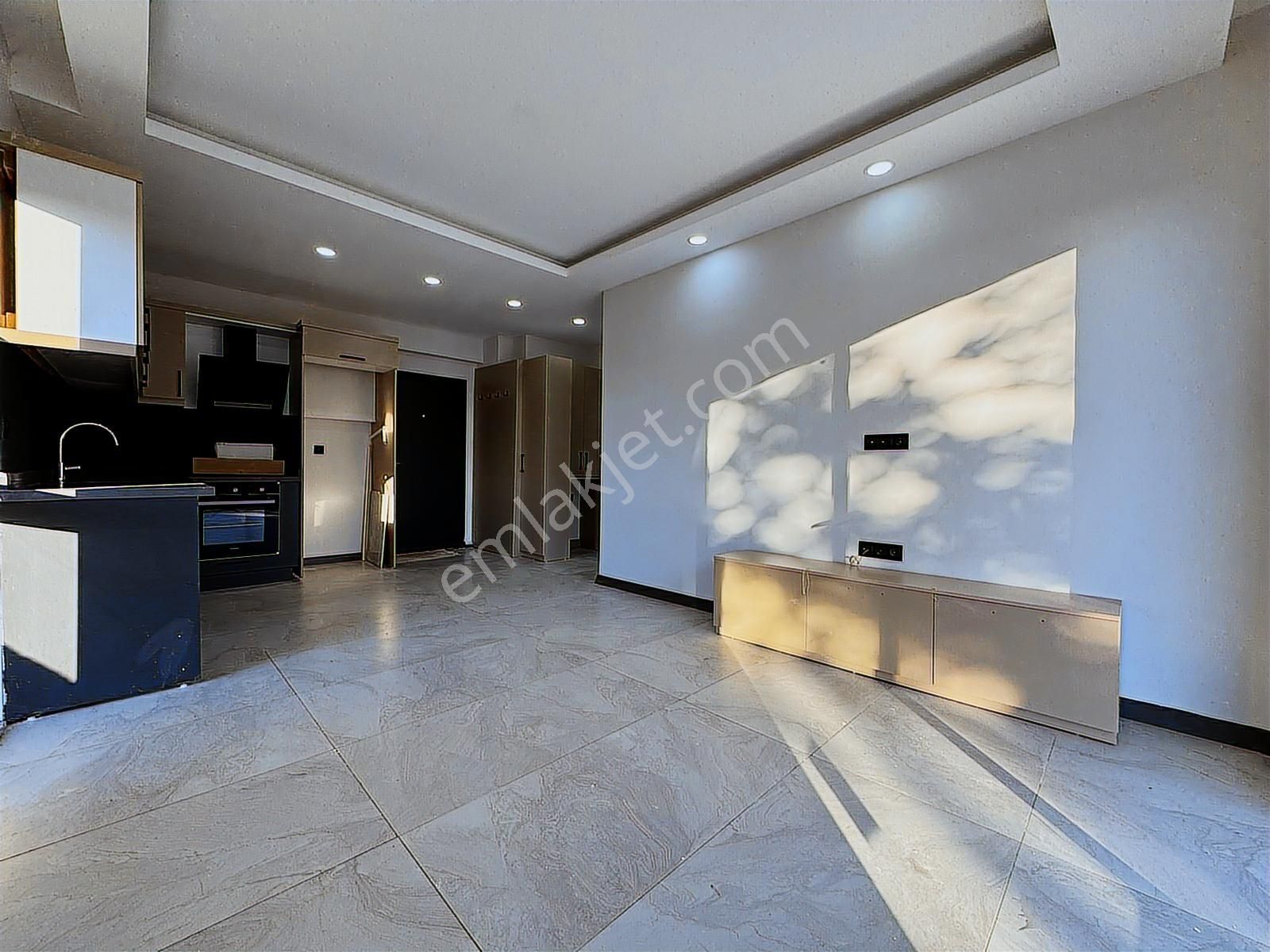 Uğur Kurtulmuş'tan Kapalı Otoparklı Sitede Yüksek Giriş 1+1 - Görsel 10